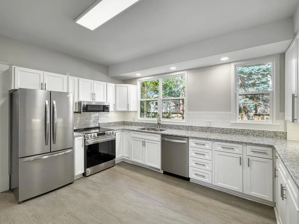 Photo 7 of 203 Chatsworth S Street