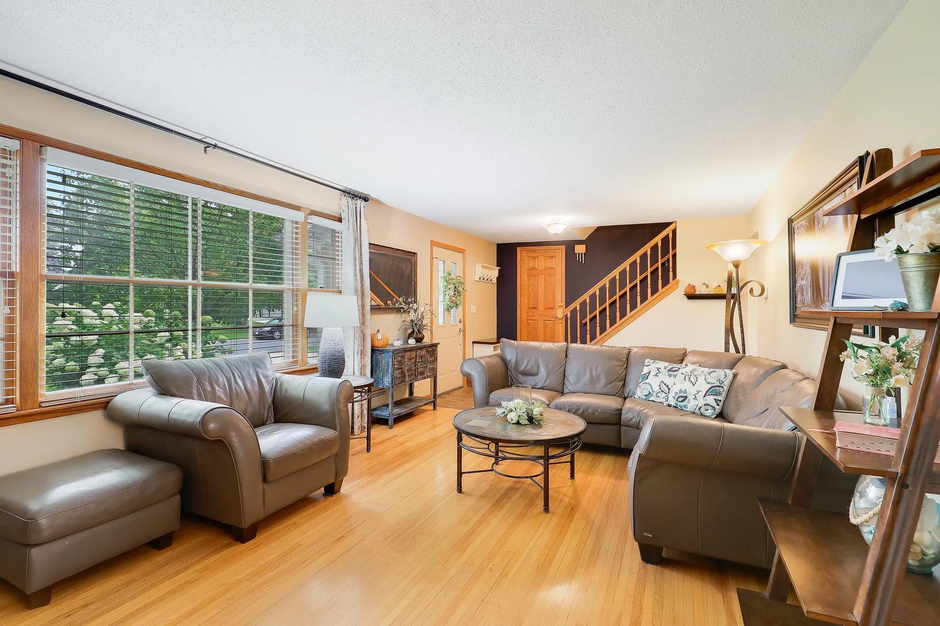 Photo 4 of 11840 Wren Nw Street