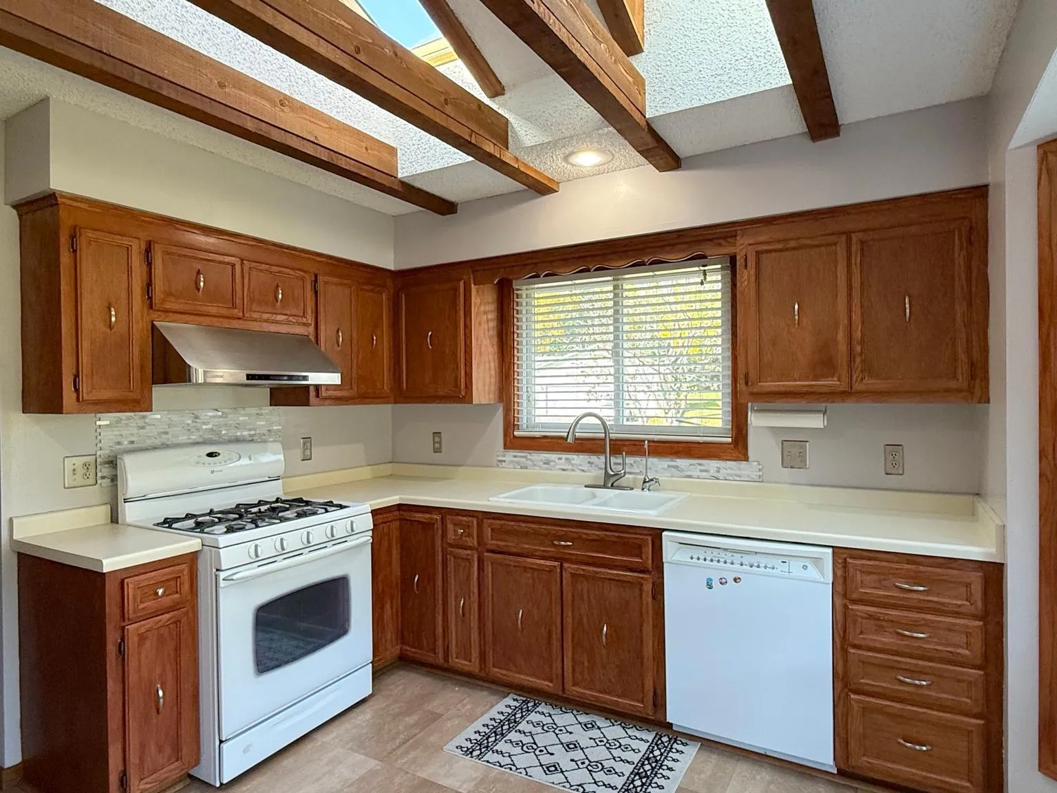 Photo 9 of 1814 Walnut Lane