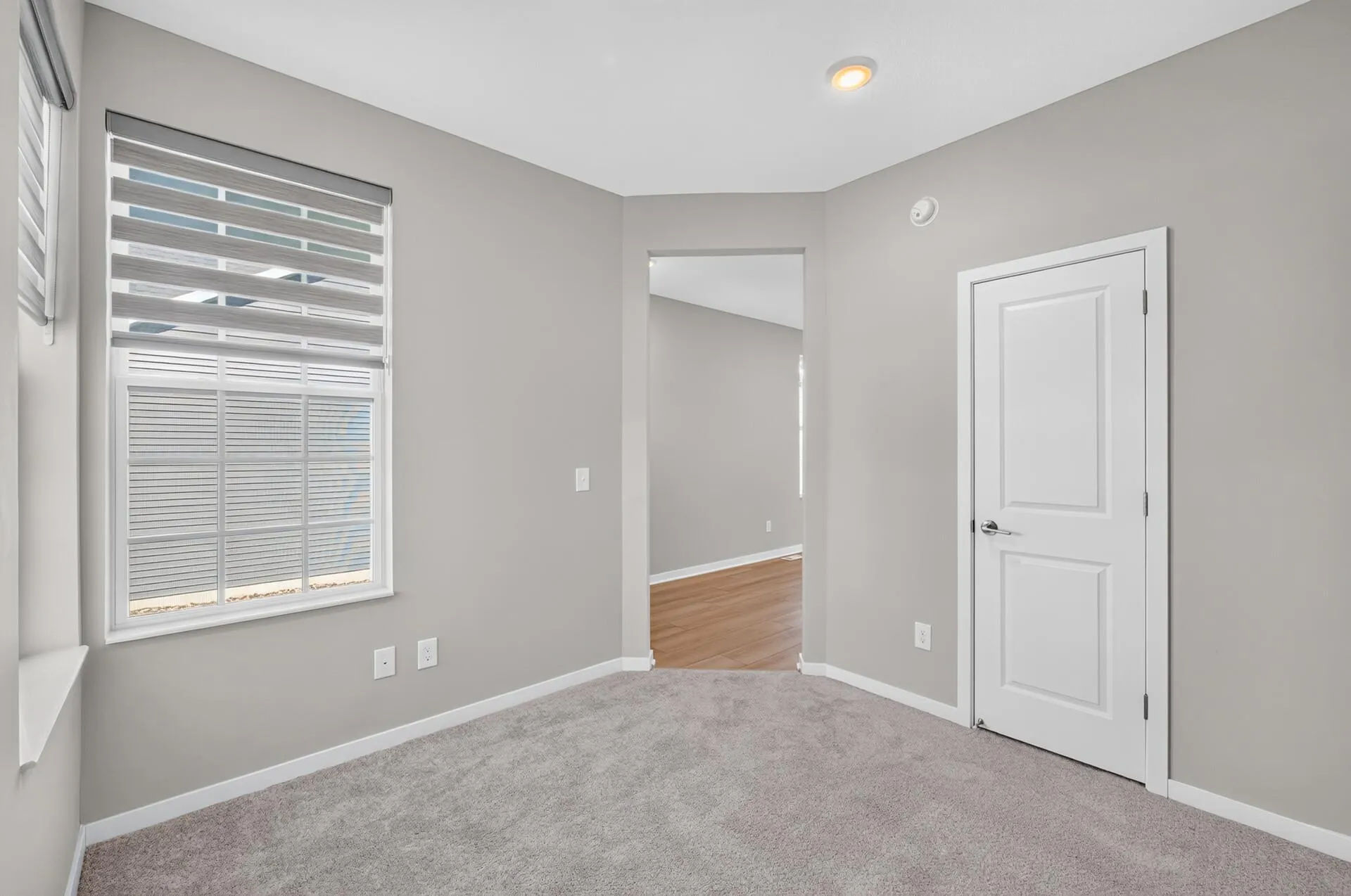Photo 8 of 4852 Airlake Drive