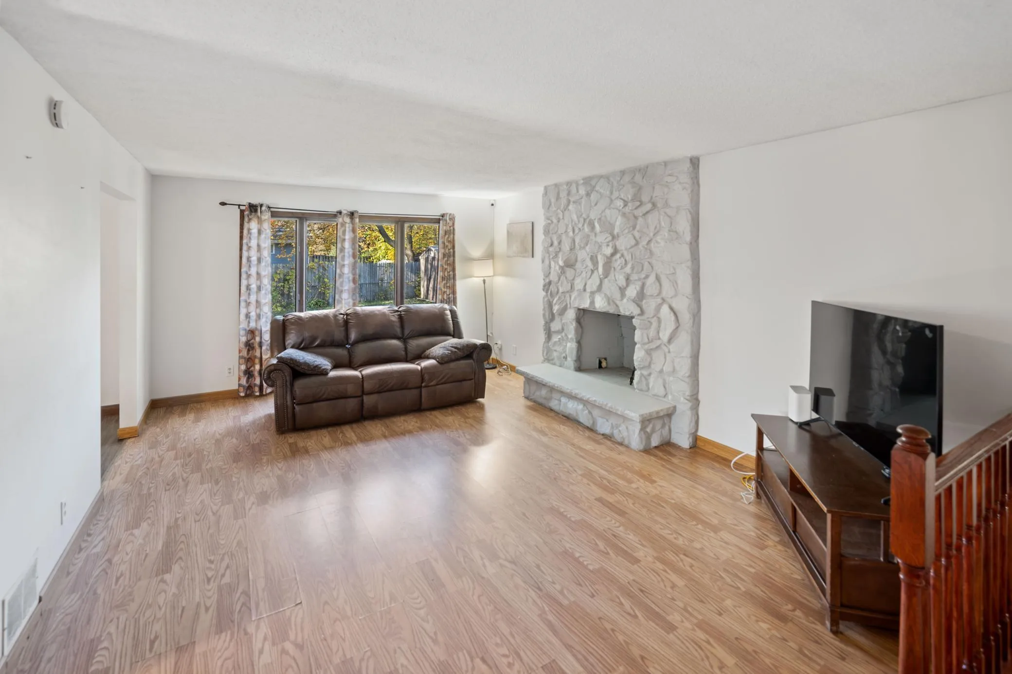 Photo 5 of 6517 Edgewood N Avenue