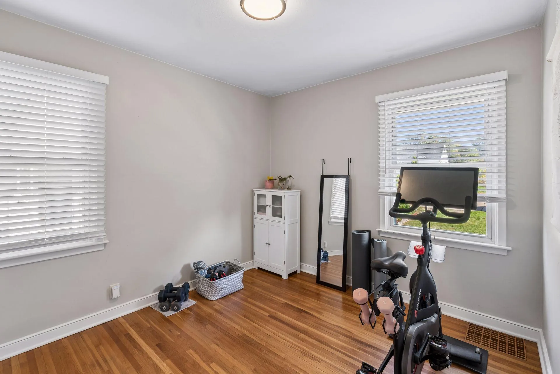 Photo 17 of 6621 Xerxes S Avenue