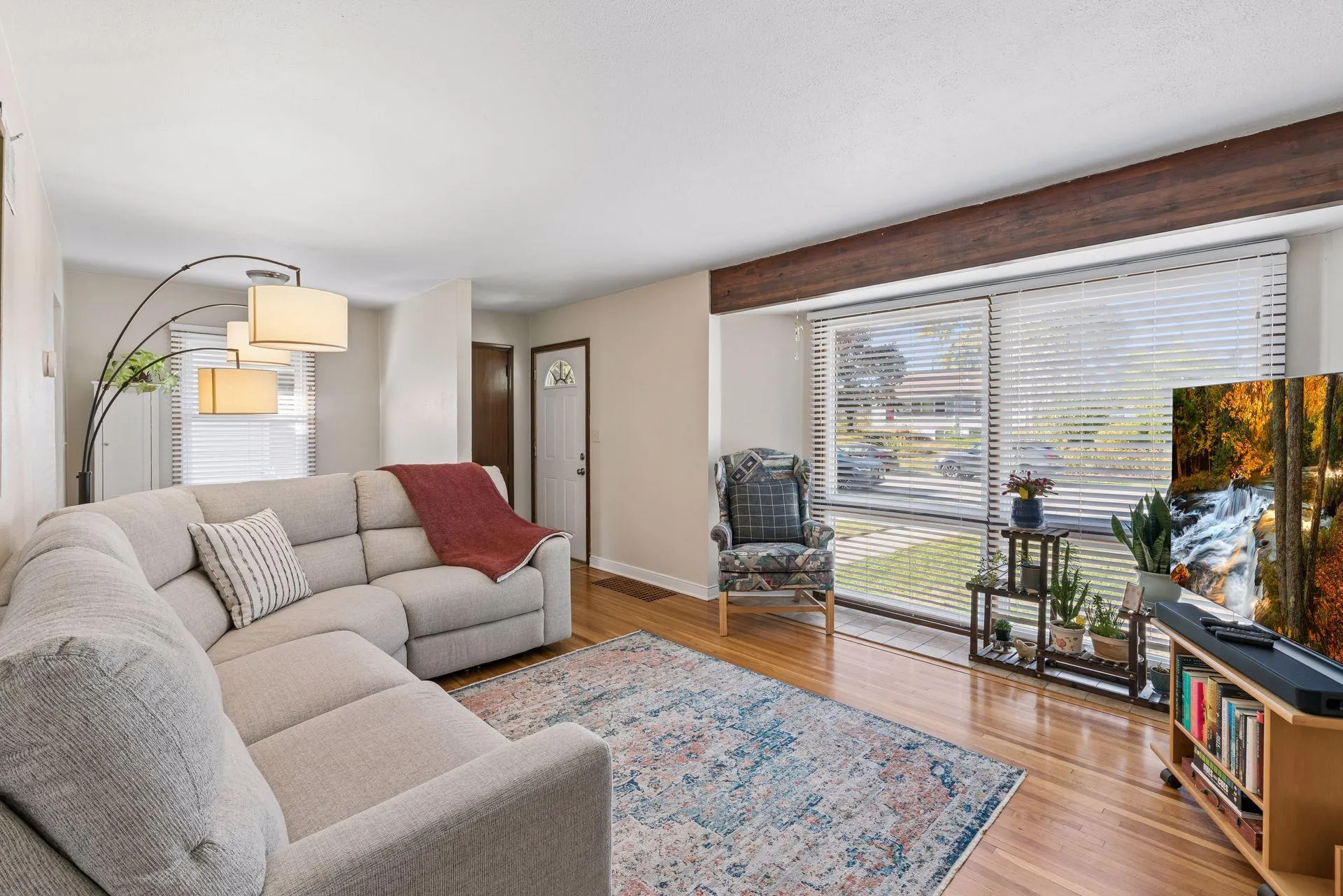 Photo 4 of 6621 Xerxes S Avenue