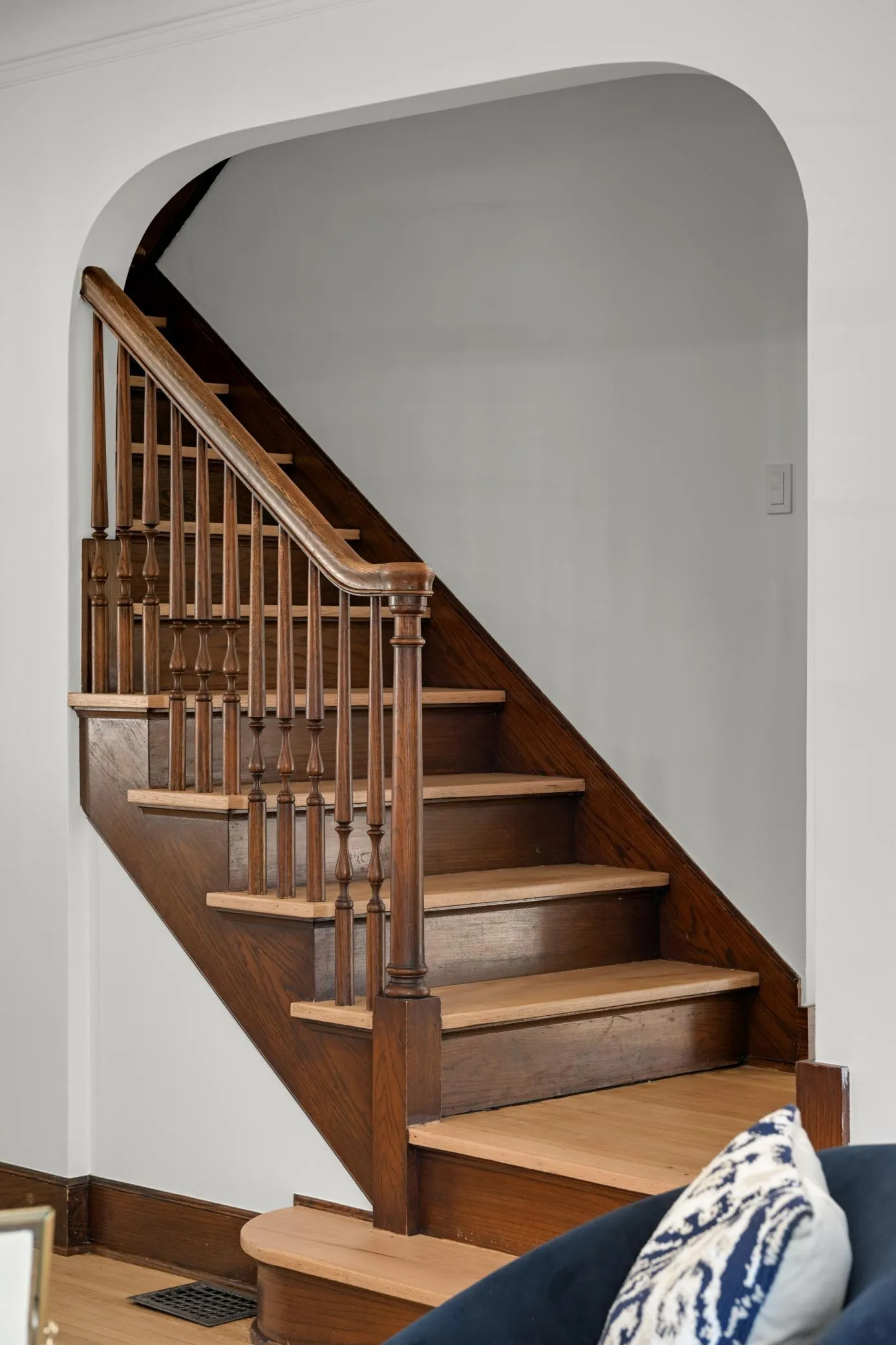 Photo 6 of 2406 W 54th Street