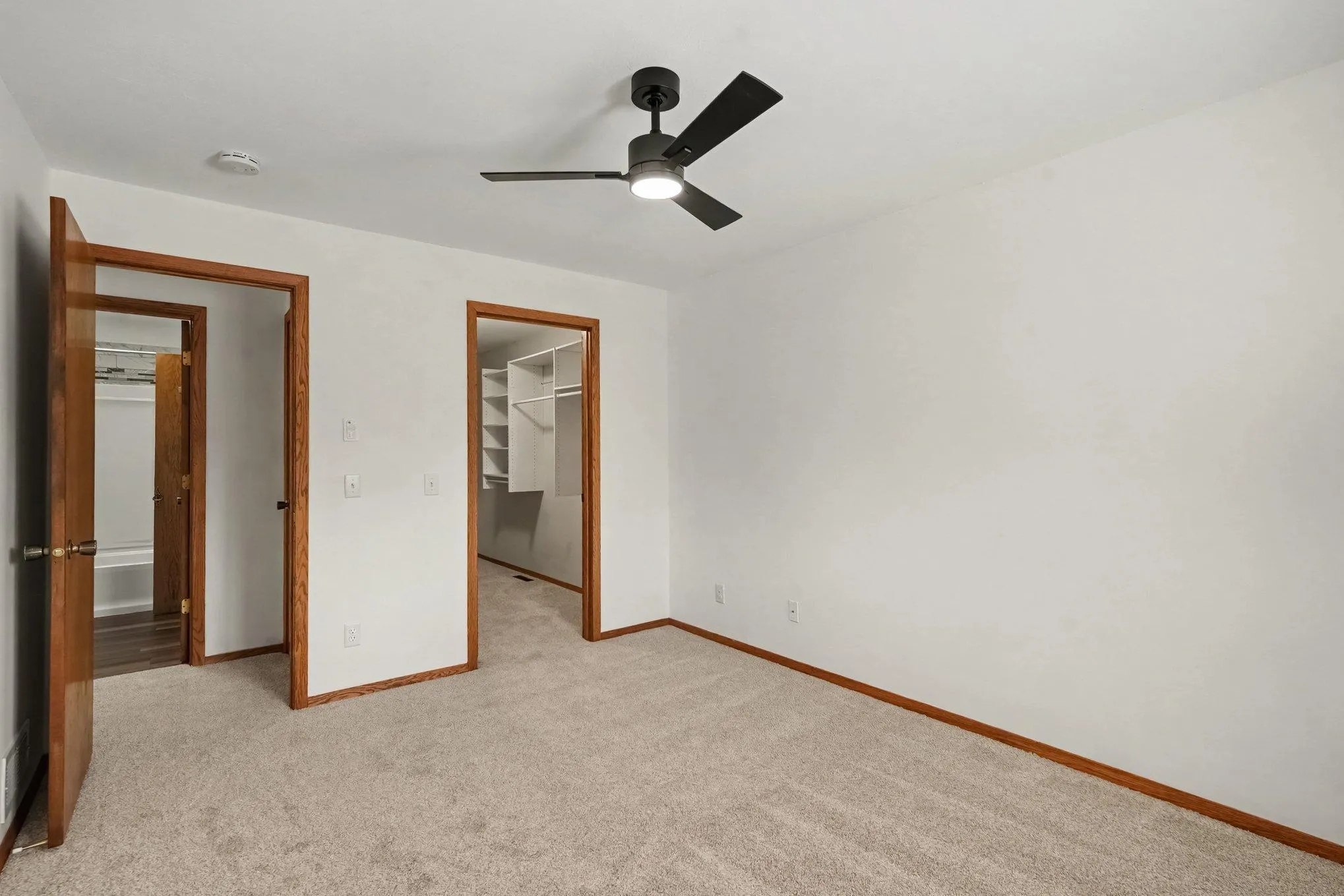 Photo 16 of 11121 Edgewood N Circle