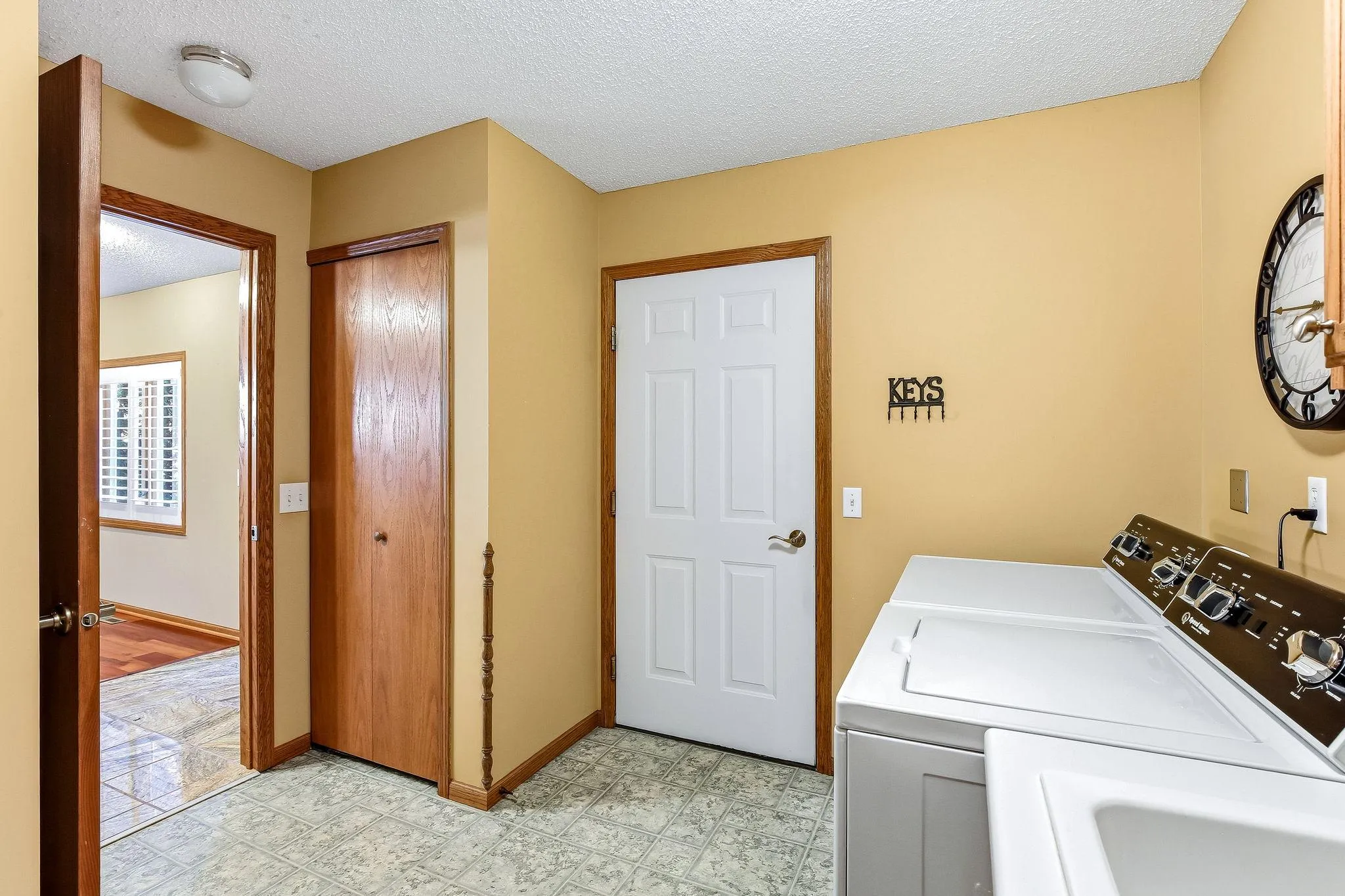 Photo 18 of 1508 Carleton Drive