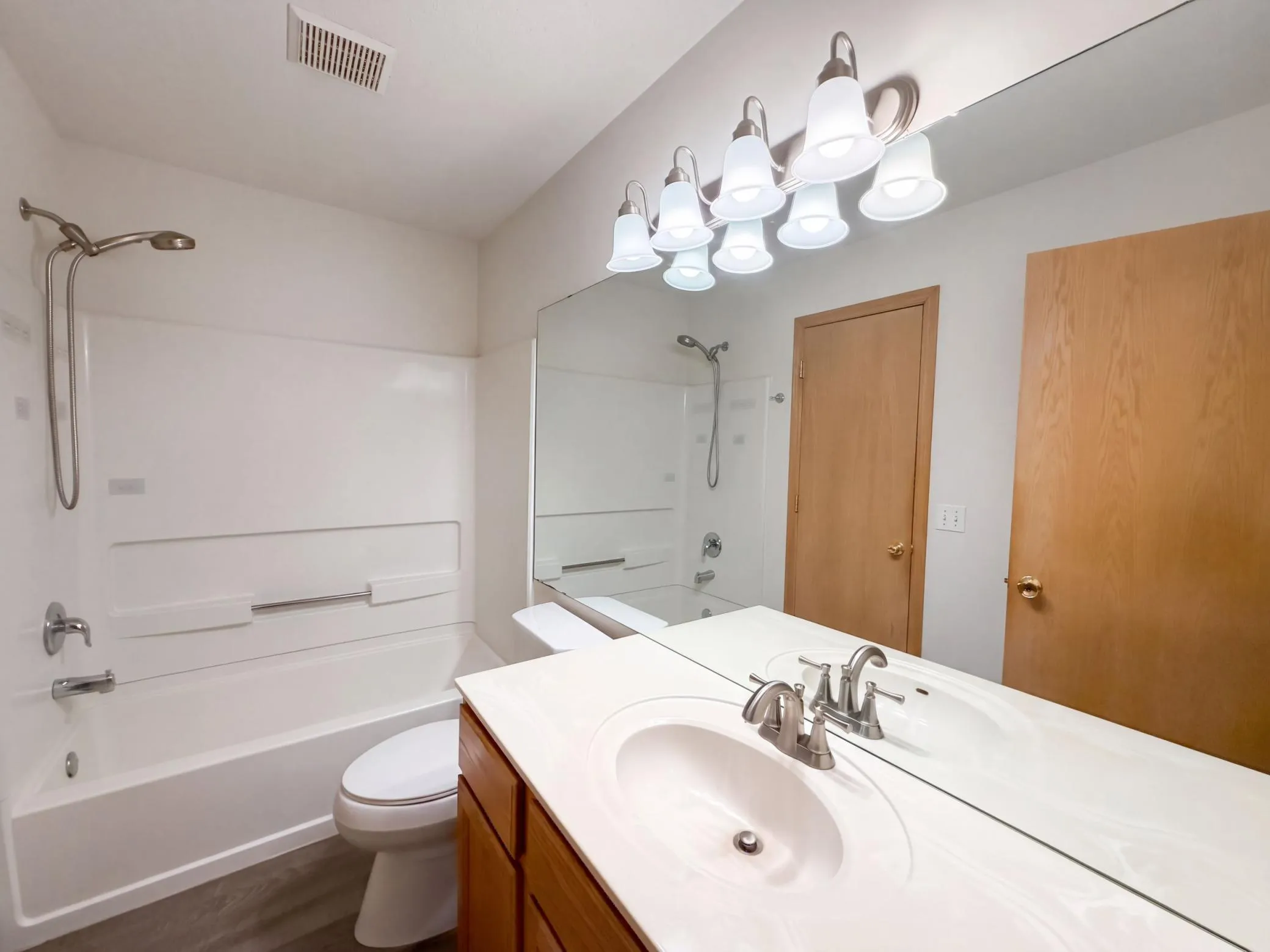 Photo 11 of 11544 Elmwood N Avenue