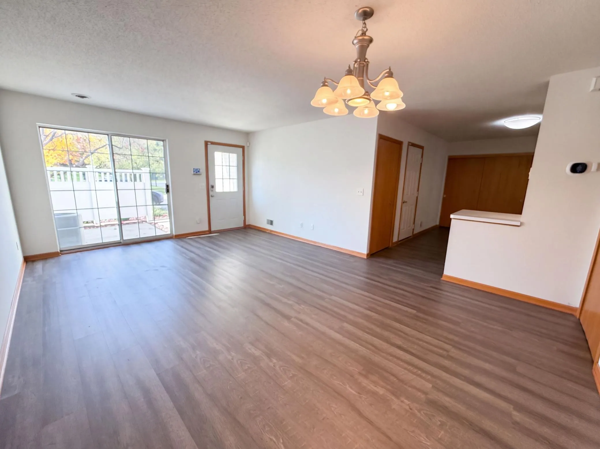 Photo 3 of 11544 Elmwood N Avenue