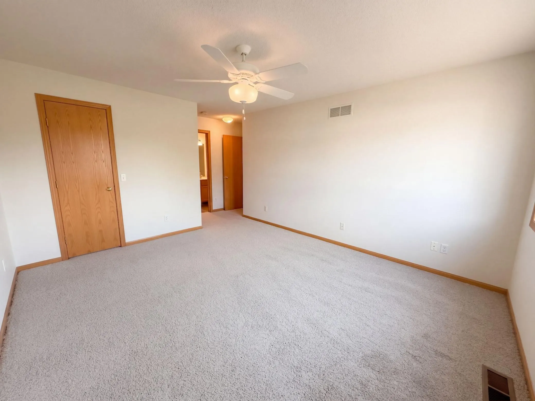 Photo 8 of 11544 Elmwood N Avenue