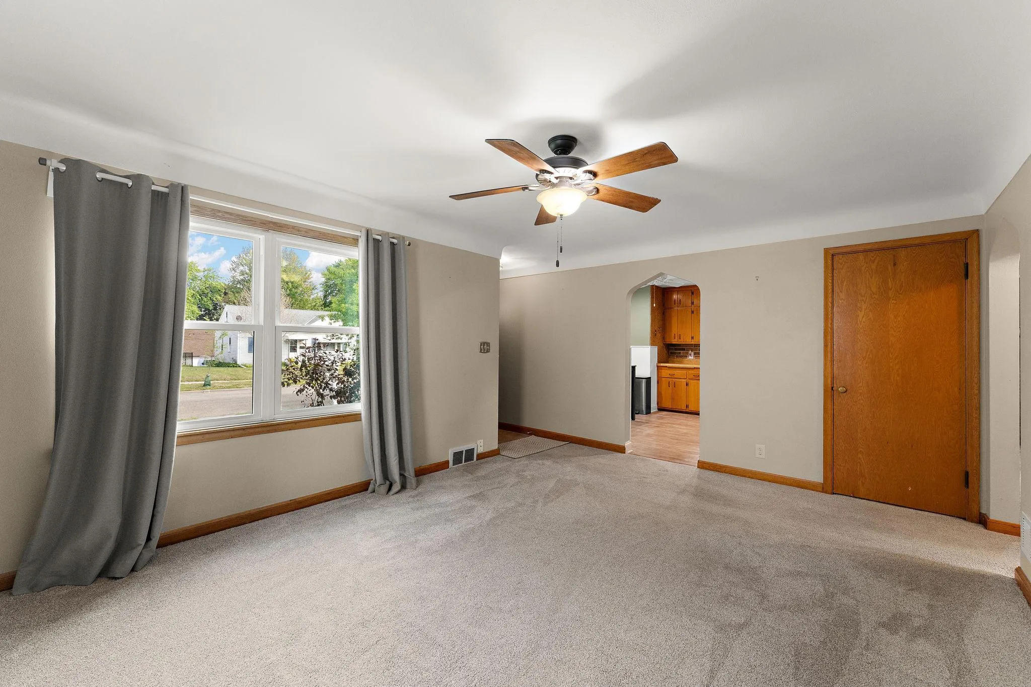Photo 9 of 828 3rd S Avenue