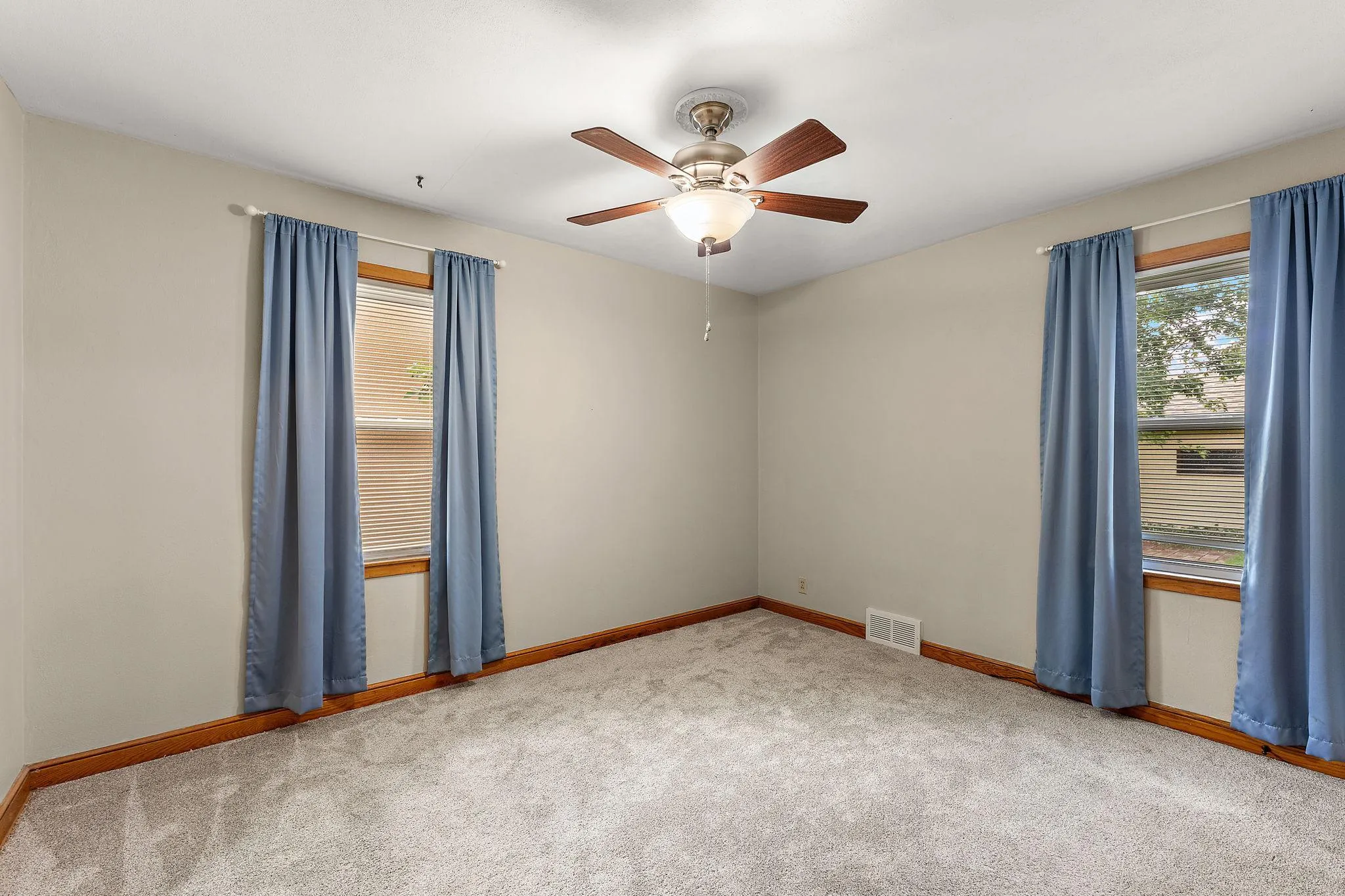 Photo 11 of 828 3rd S Avenue