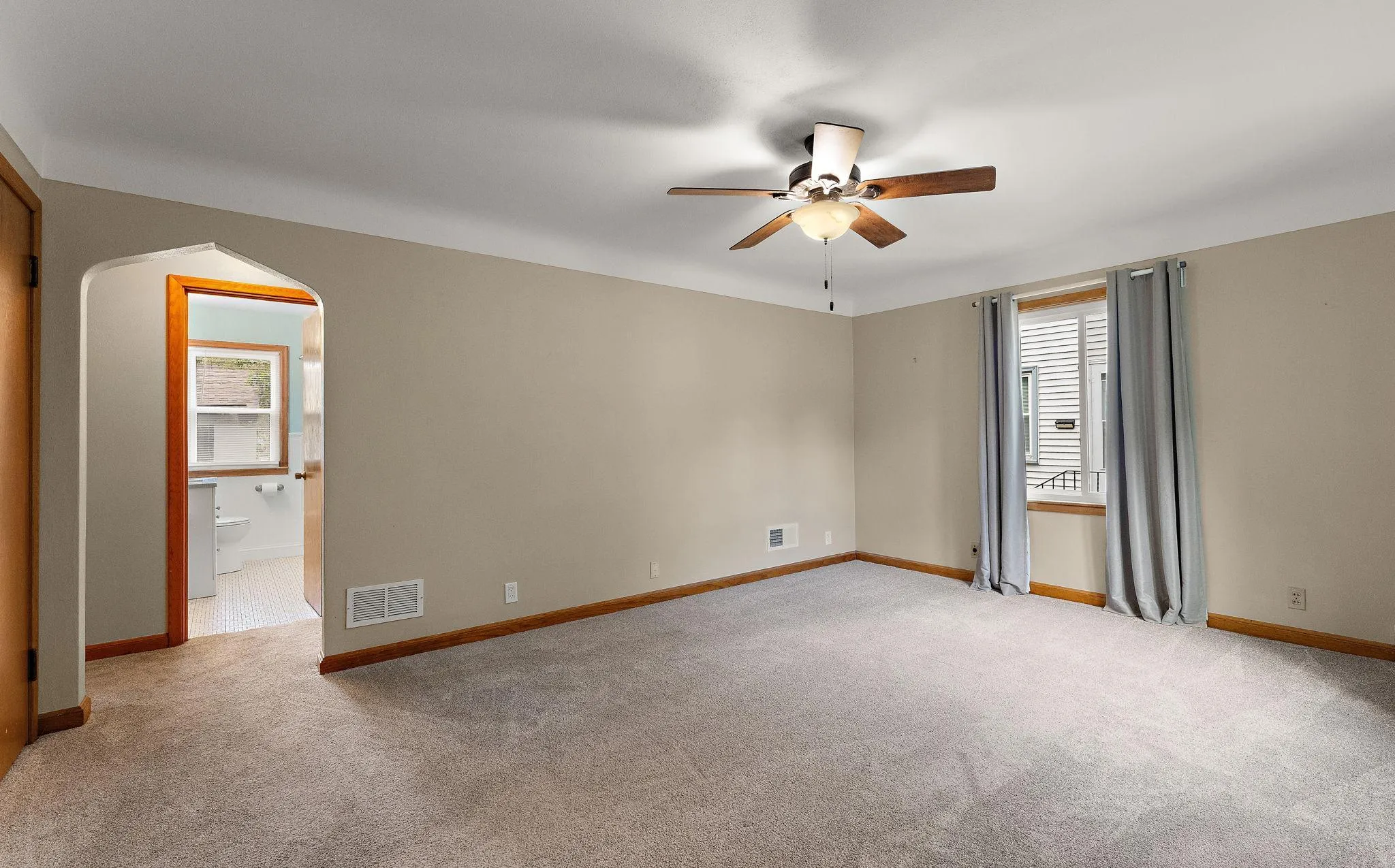 Photo 10 of 828 3rd S Avenue