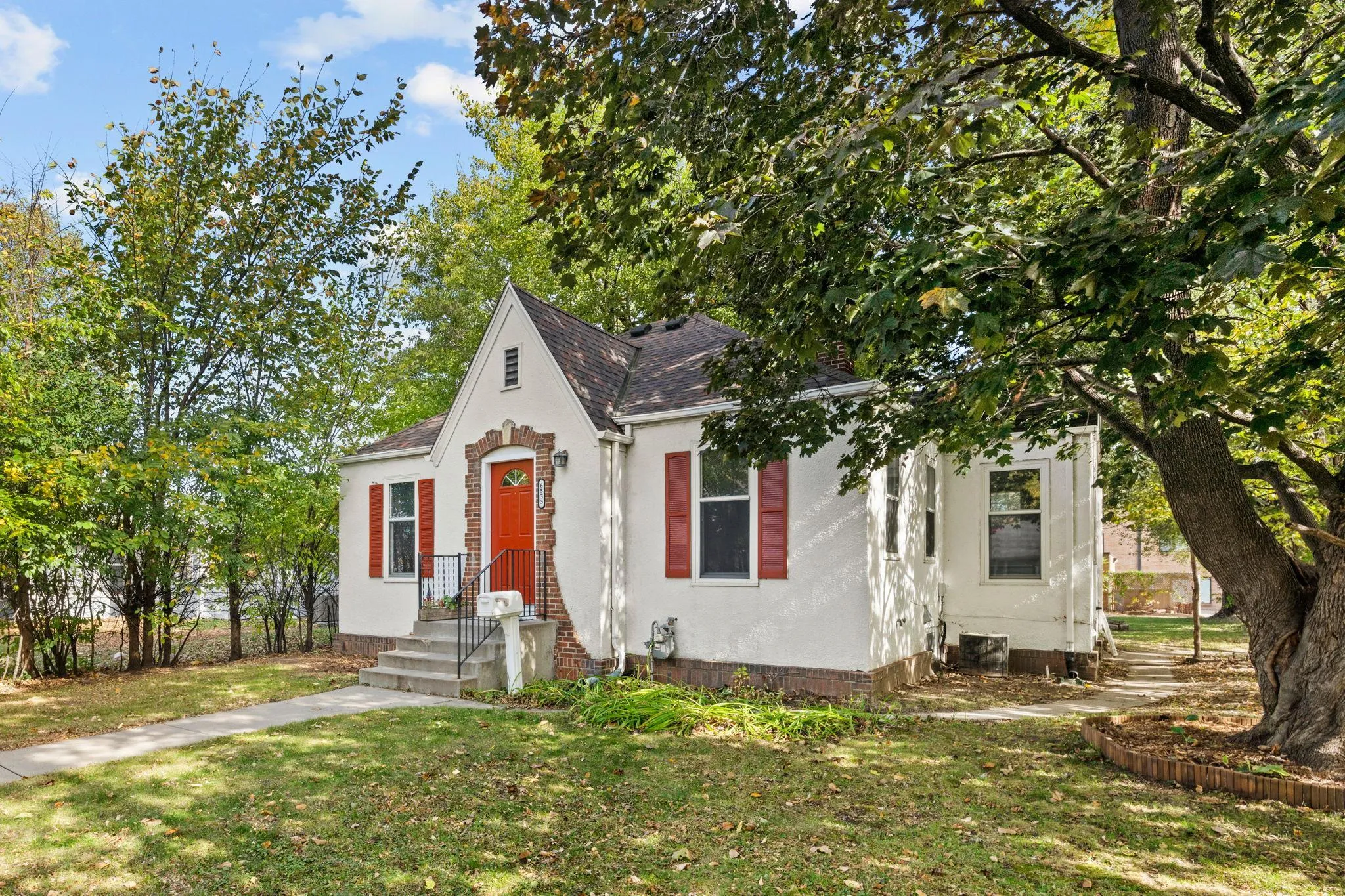 Photo 3 of 6533 Bloomington S Avenue