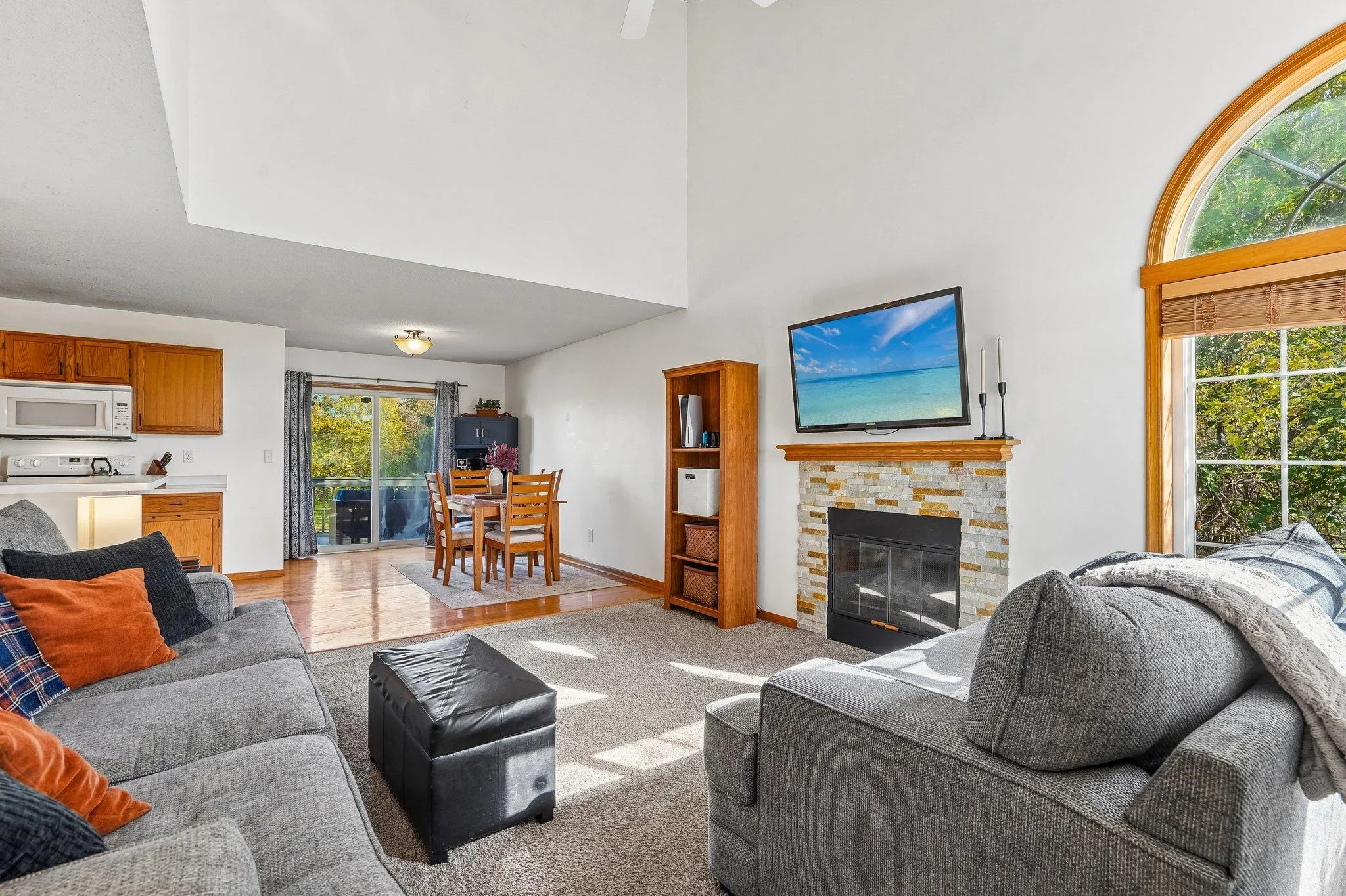 Photo 9 of 987 Hillwind Ne Road