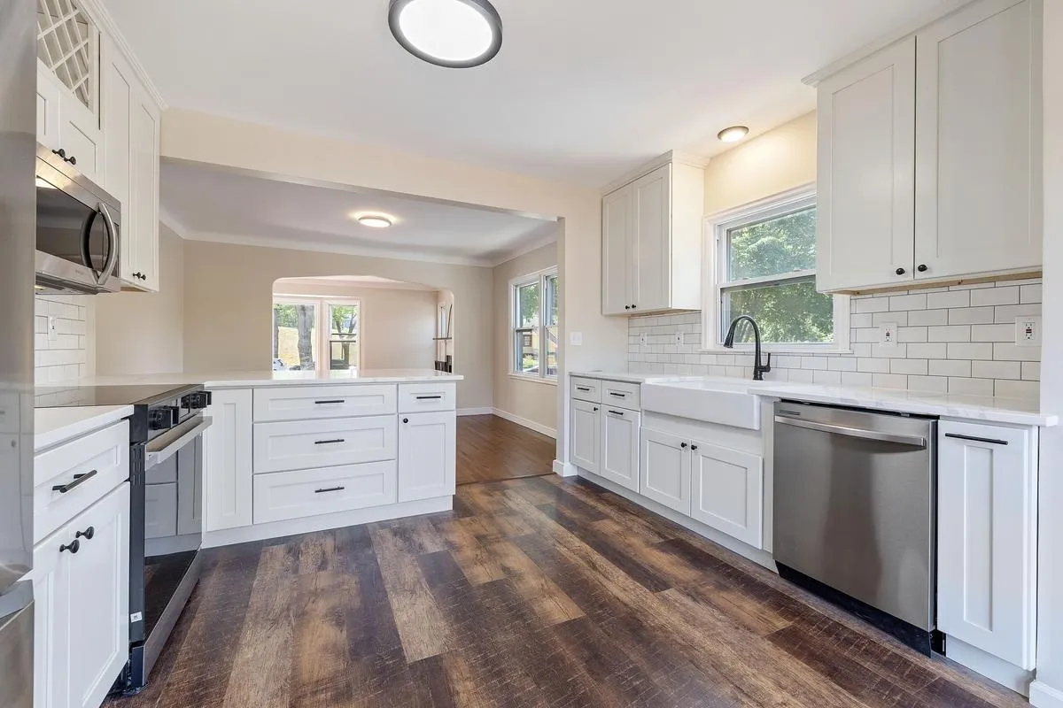 Photo 4 of 1599 Highland Parkway