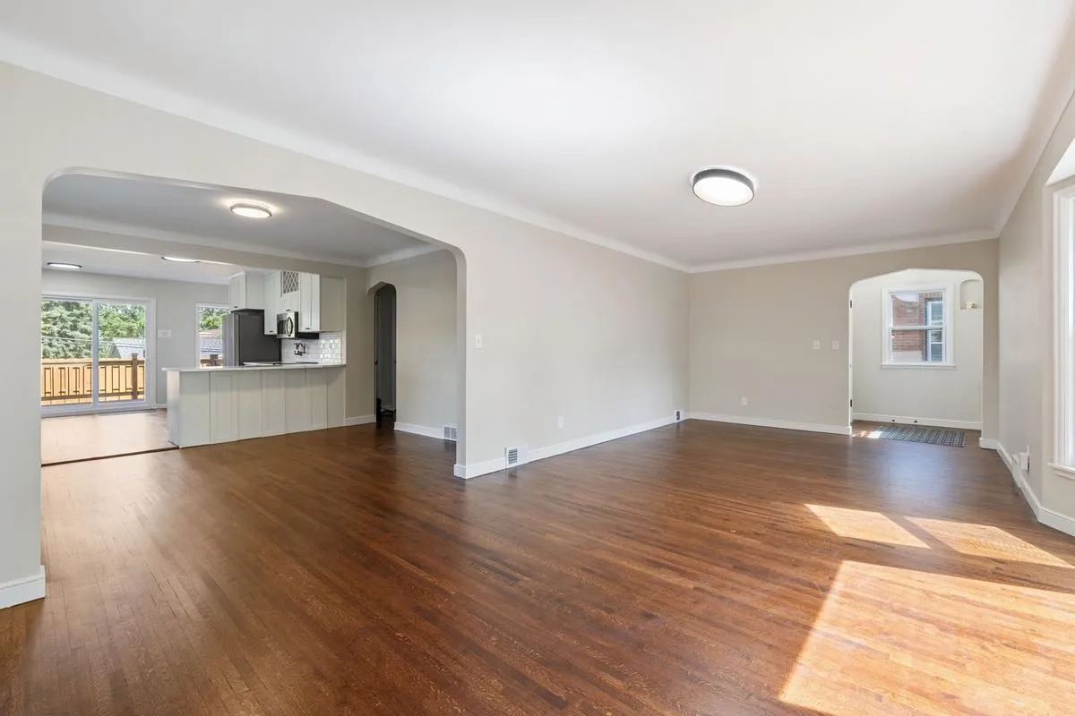 Photo 9 of 1599 Highland Parkway