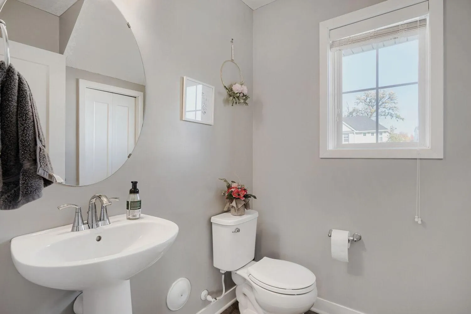 Photo 9 of 5851 Moonlight Ne Way