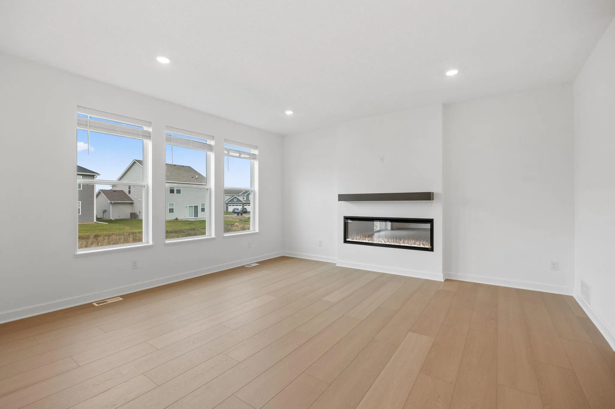 Photo 5 of 18372 Gladhurst Lane
