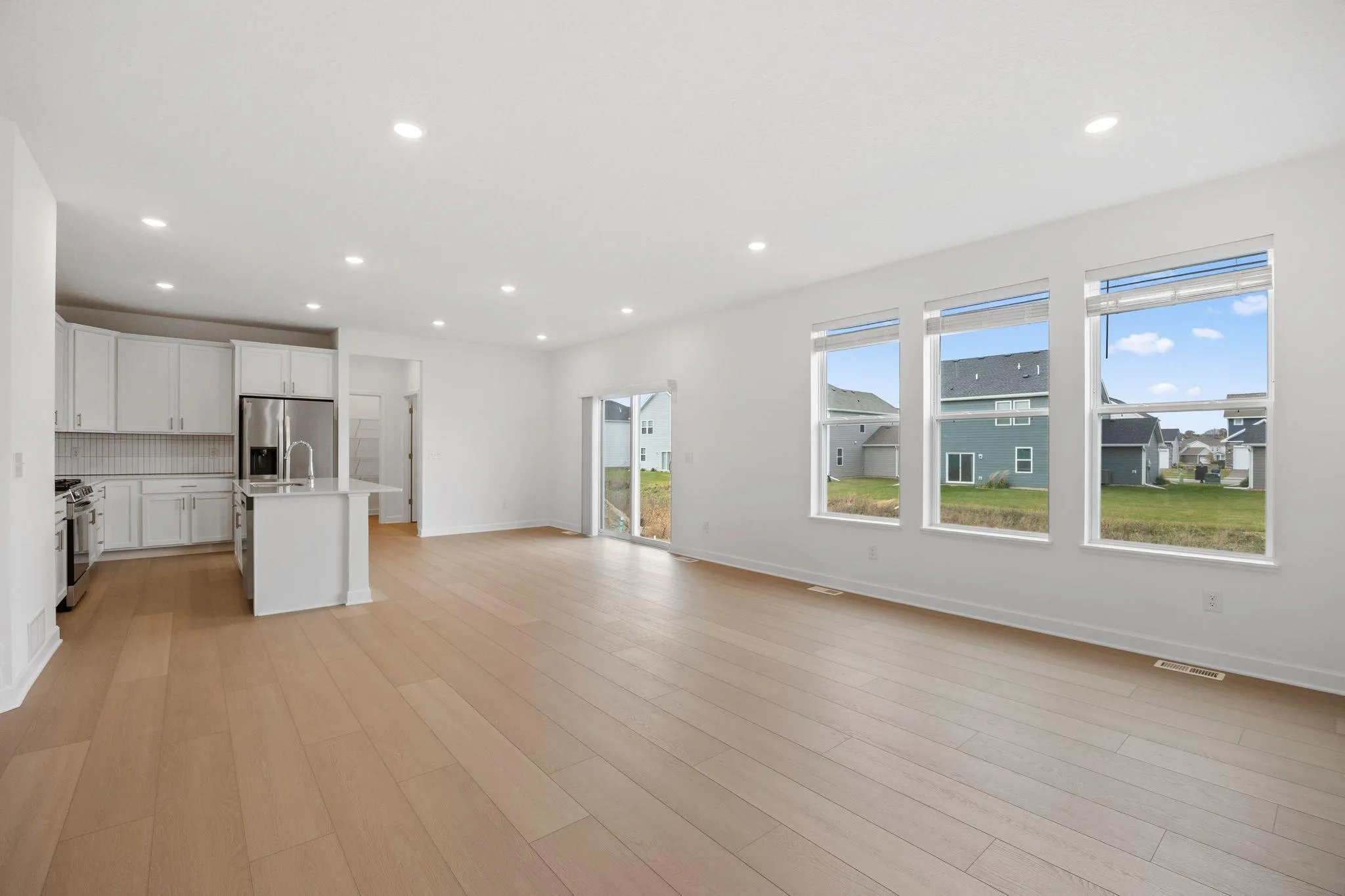 Photo 4 of 18372 Gladhurst Lane