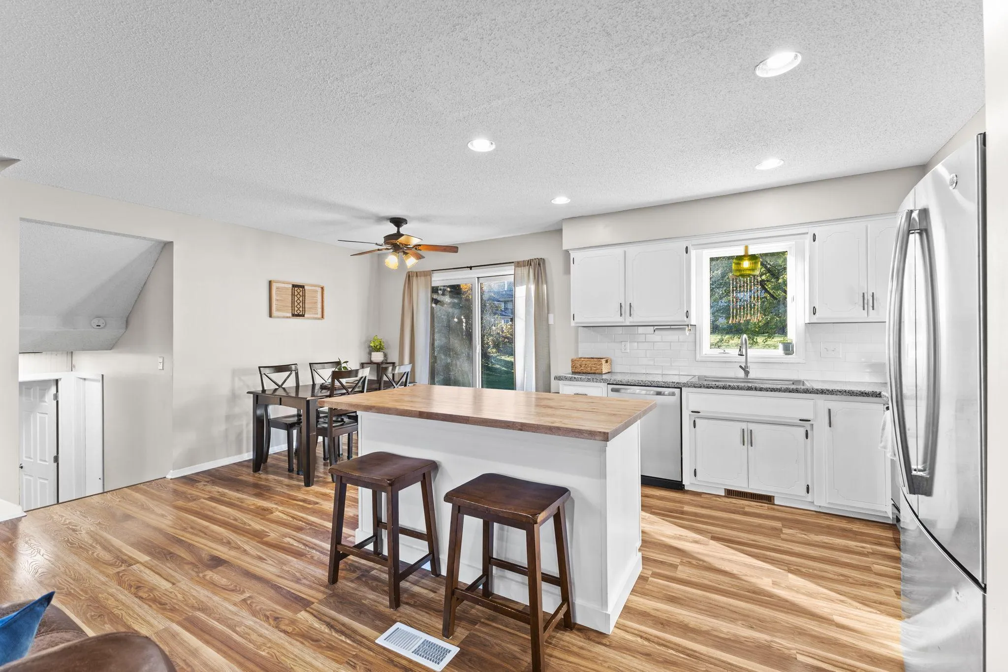 Photo 6 of 21701 Rouillard Boulevard