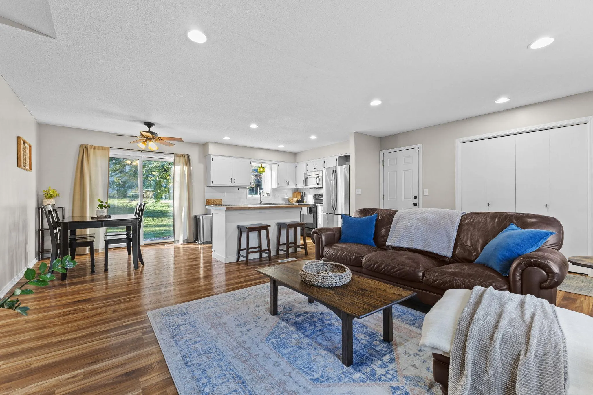 Photo 9 of 21701 Rouillard Boulevard