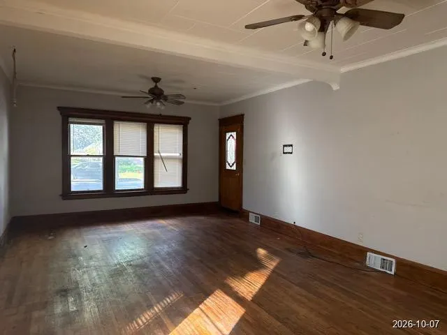 Photo 4 of 1124 Maryland E Avenue