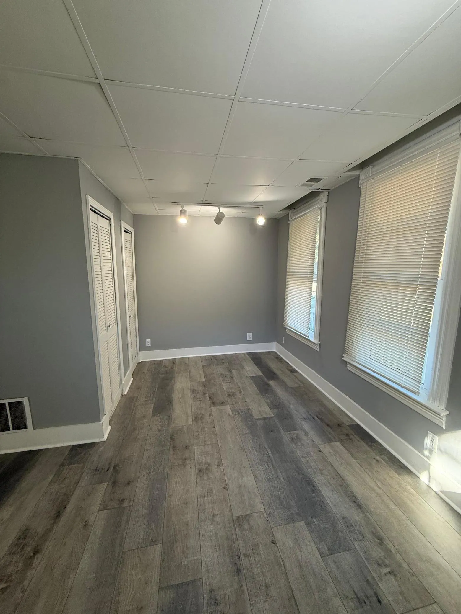Photo 6 of 1010 Front Avenue