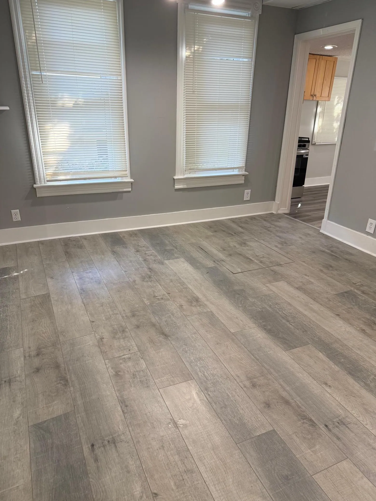Photo 5 of 1010 Front Avenue