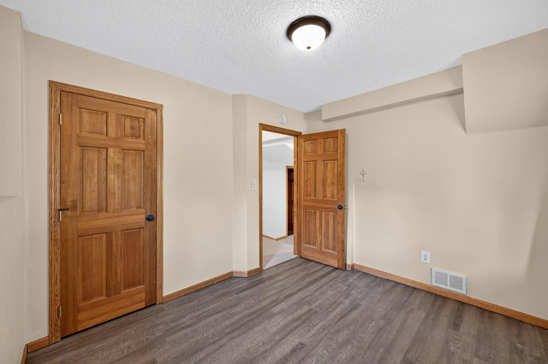 Photo 43 of 14512 Kipling S Avenue