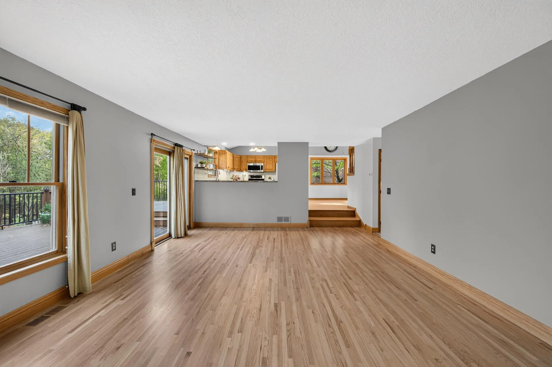 Photo 18 of 14512 Kipling S Avenue