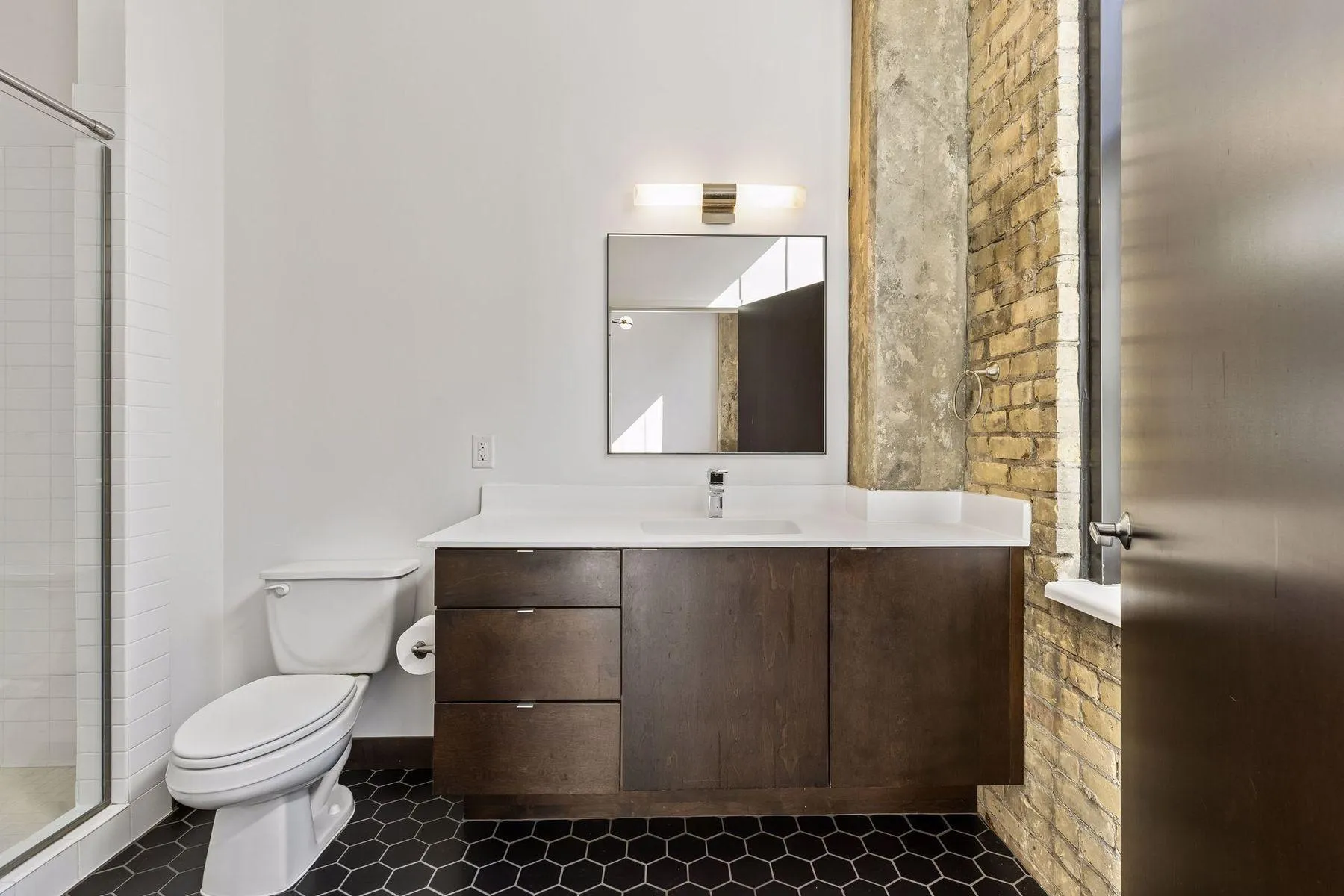Photo 6 of 618 Washington N Avenue Unit 301