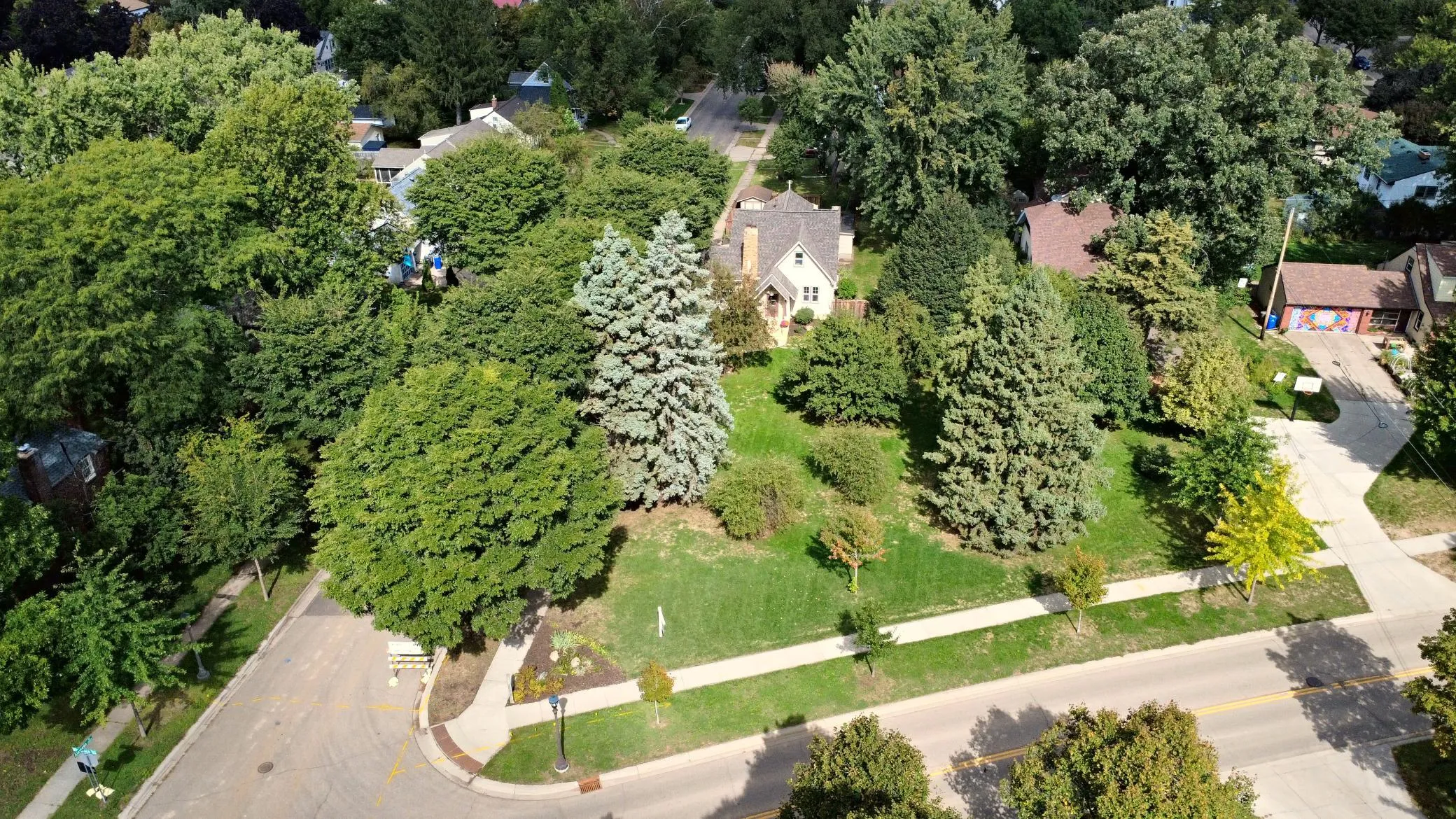 Photo 3 of 705 Wheelock W Parkway