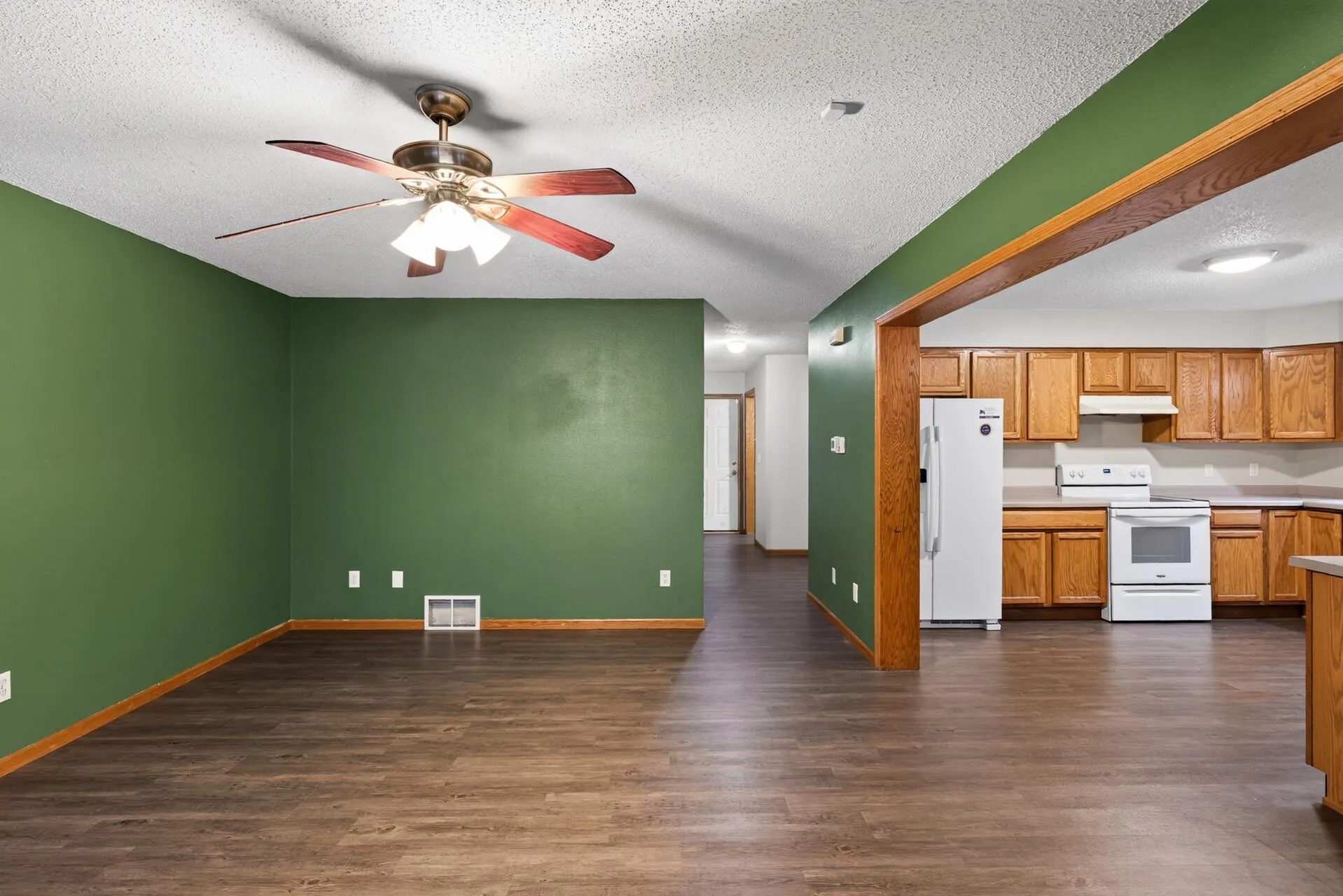 Photo 11 of 2321 Lyndale N Avenue