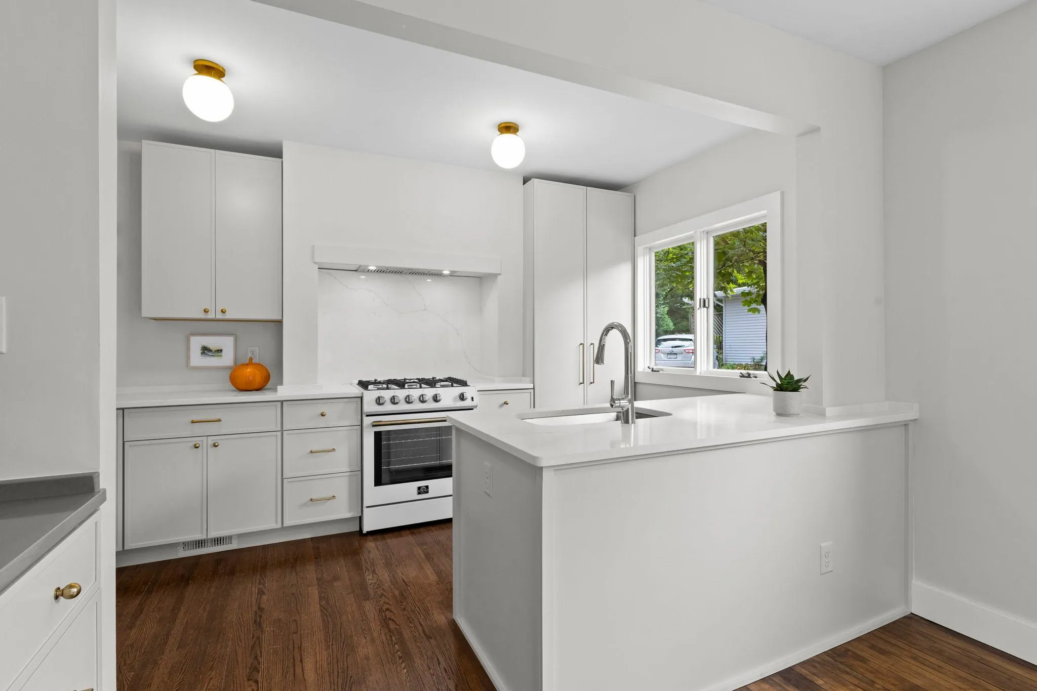 Photo 10 of 2334 Doswell Avenue
