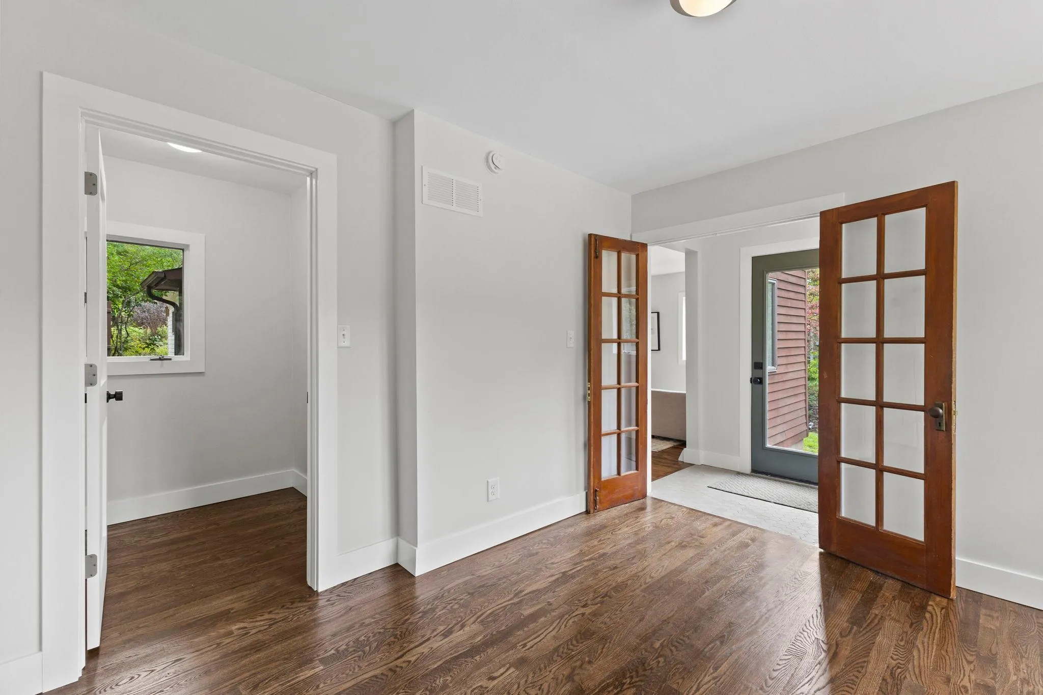 Photo 16 of 2334 Doswell Avenue