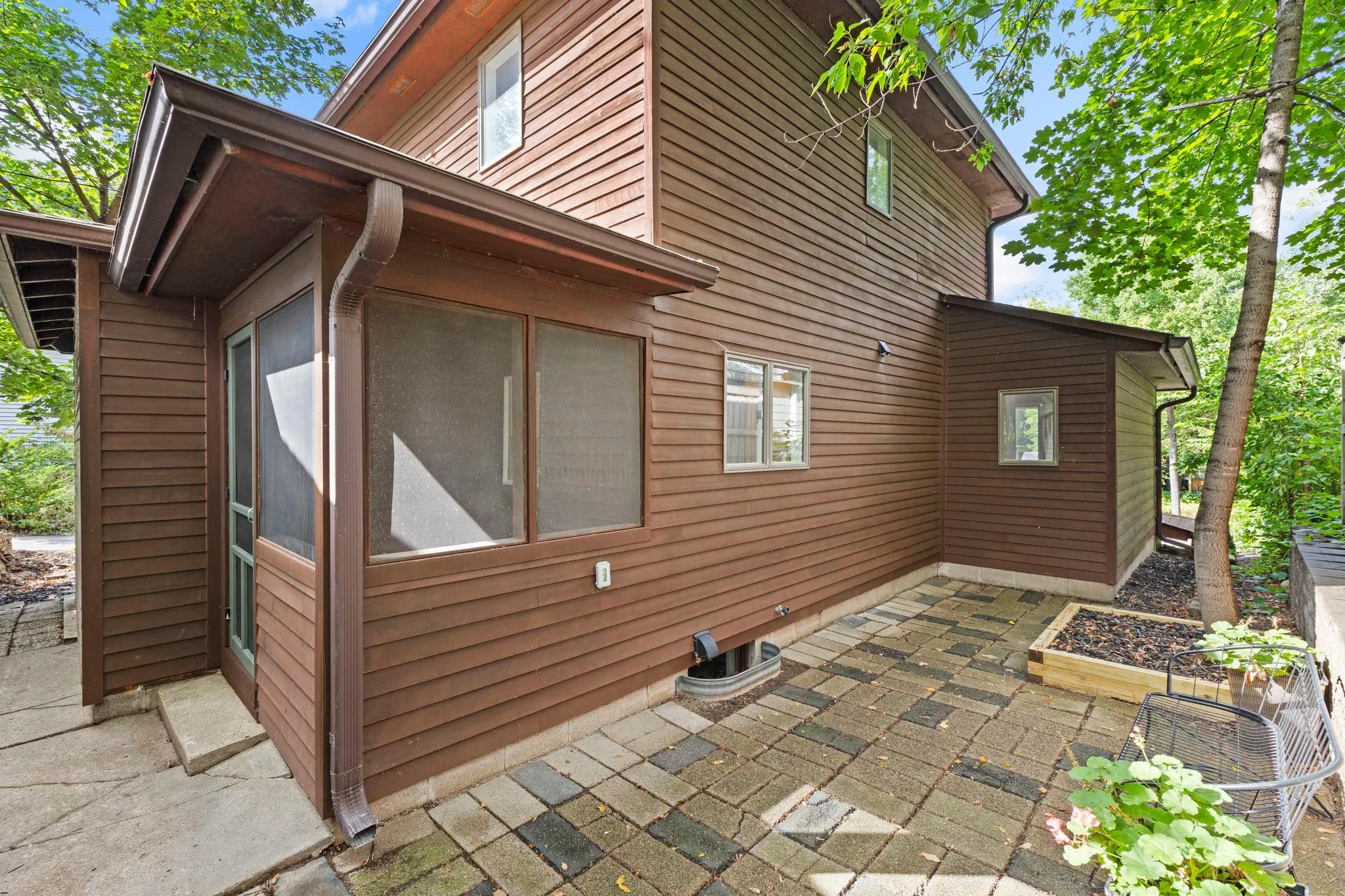 Photo 35 of 2334 Doswell Avenue