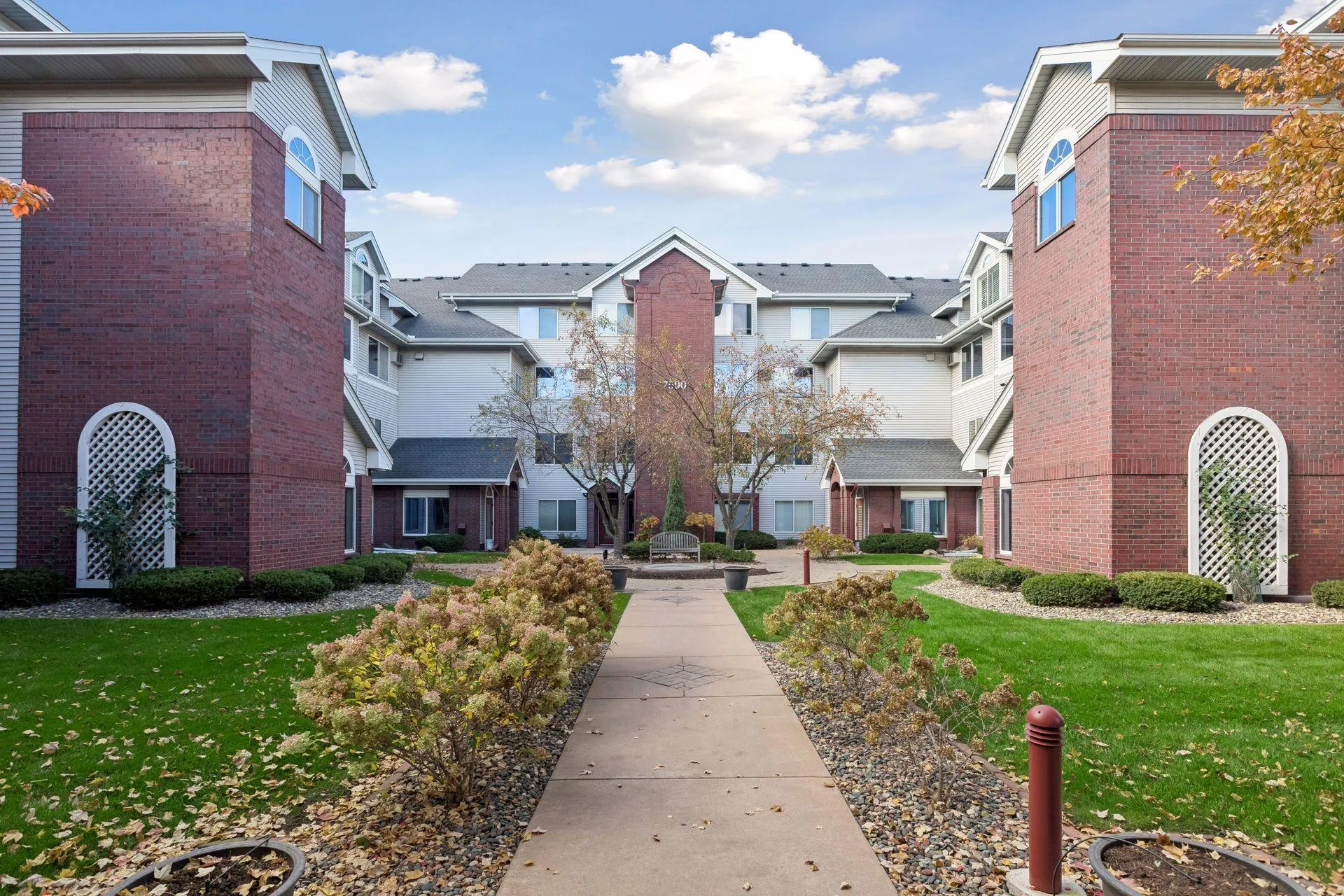 Photo 2 of 7500 Edinborough Way Unit 3304