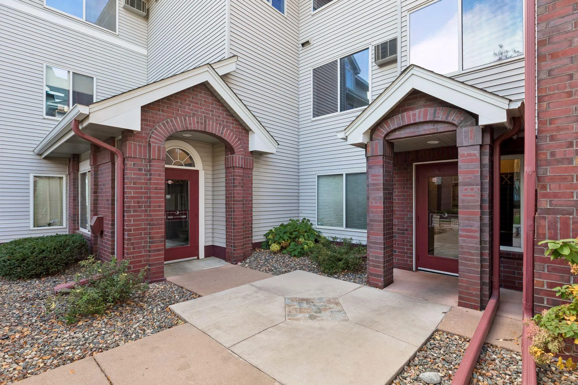 Photo 4 of 7500 Edinborough Way Unit 3304