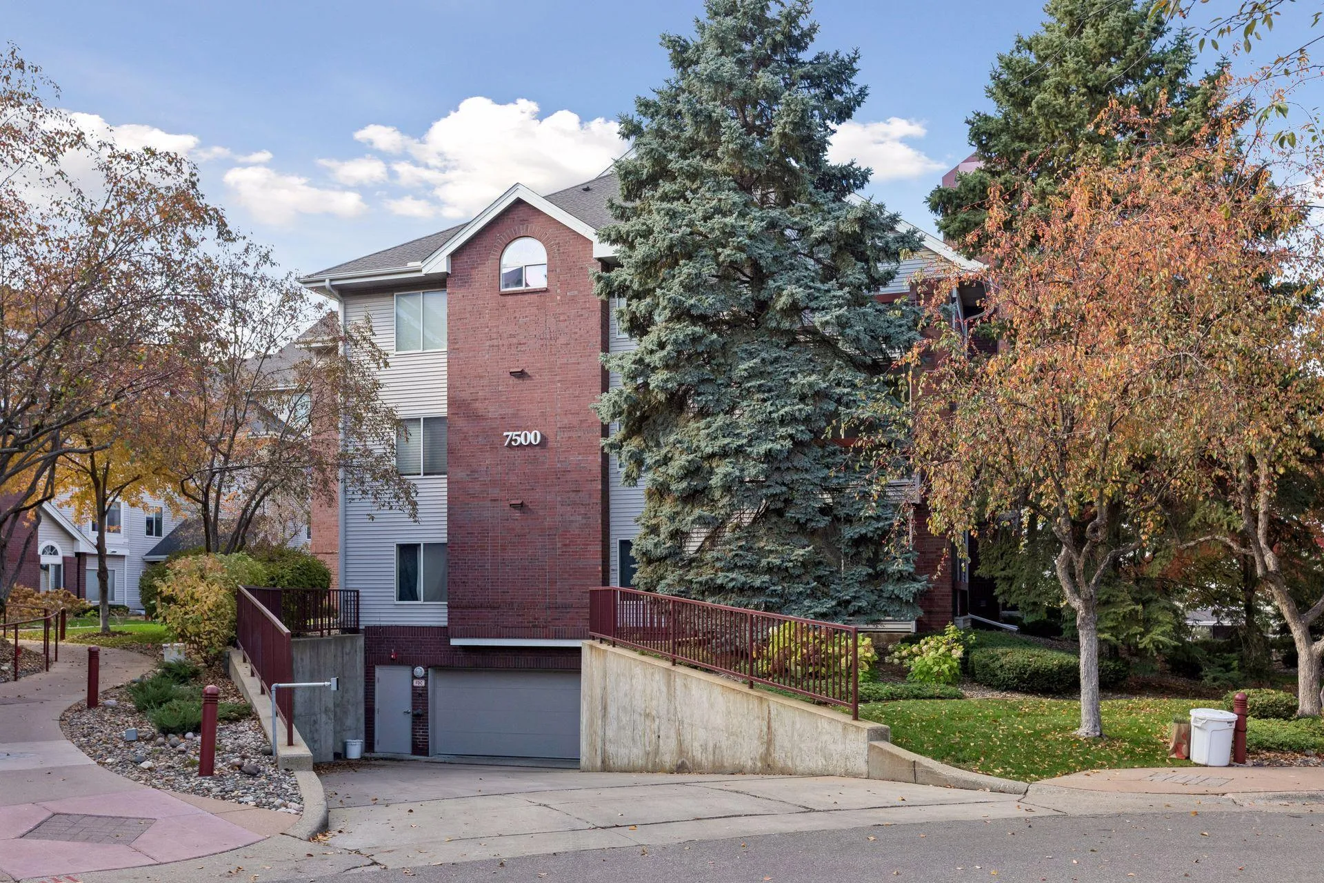 Photo 29 of 7500 Edinborough Way Unit 3304