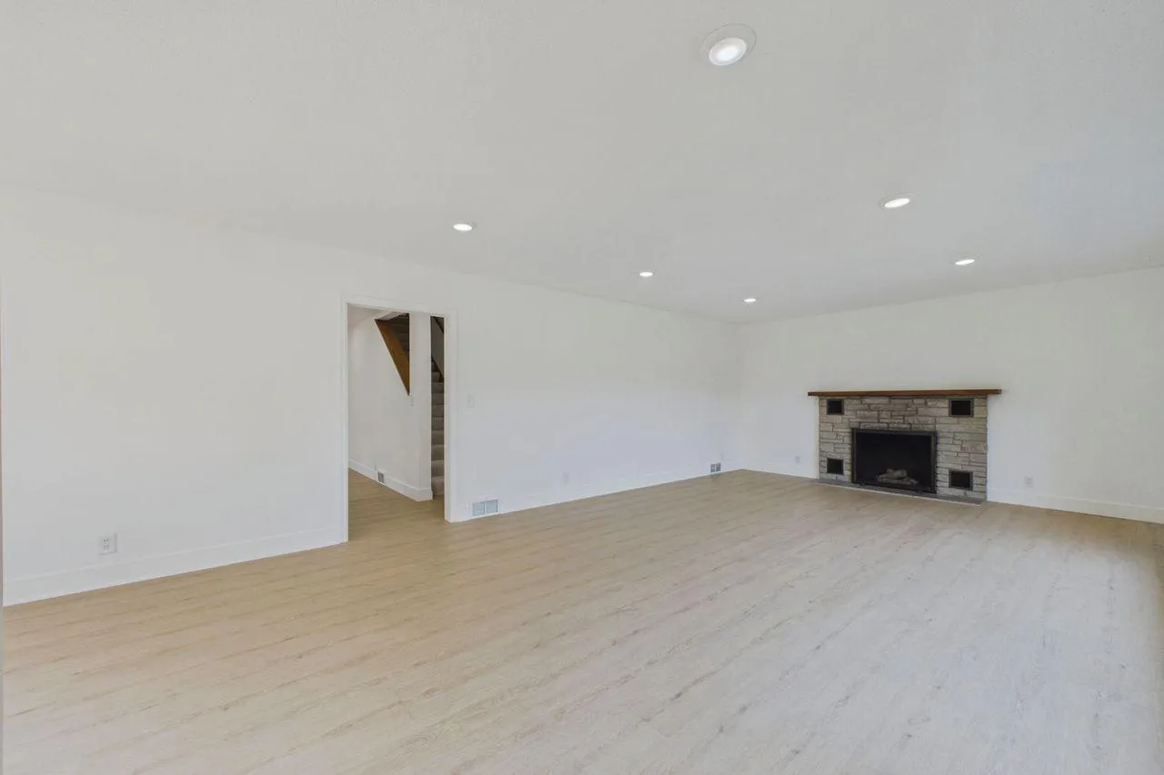 Photo 7 of 542 3rd Avenue