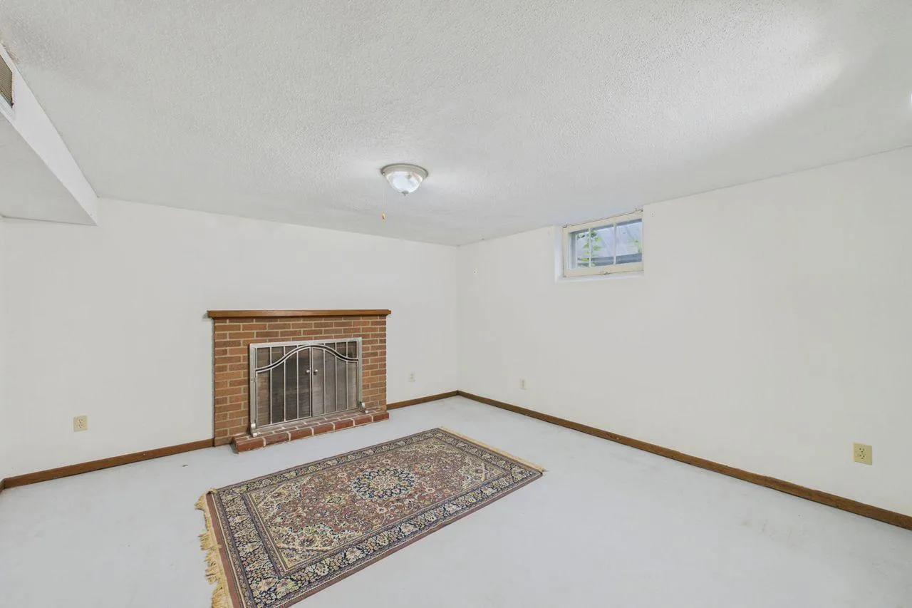 Photo 19 of 542 3rd Avenue