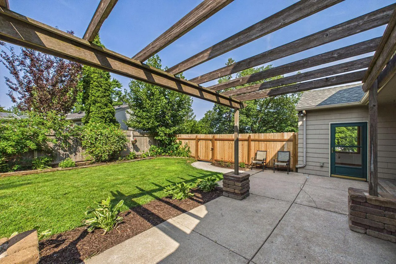 Photo 2 of 542 3rd Avenue