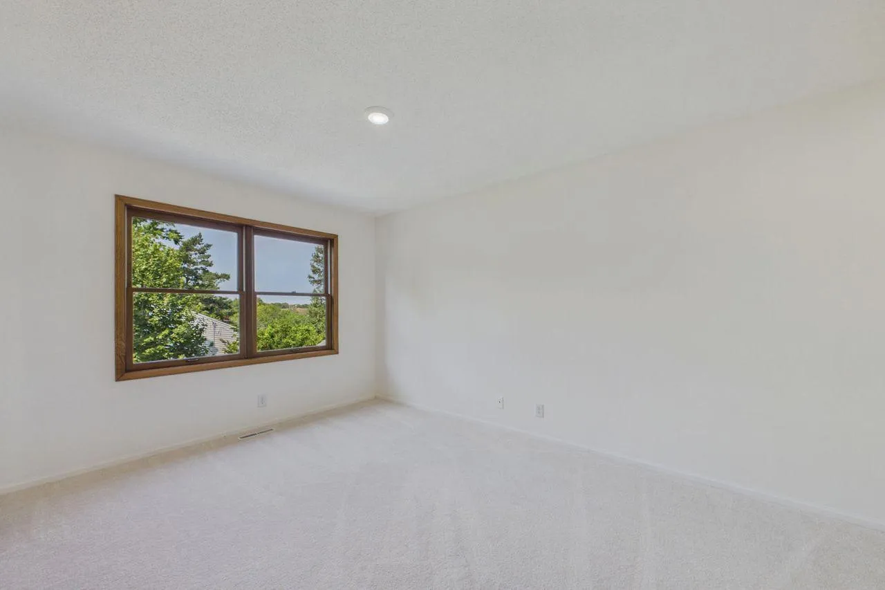 Photo 16 of 542 3rd Avenue