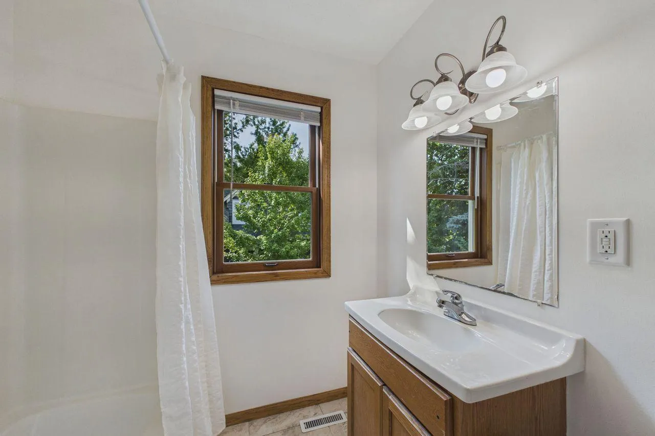 Photo 18 of 542 3rd Avenue