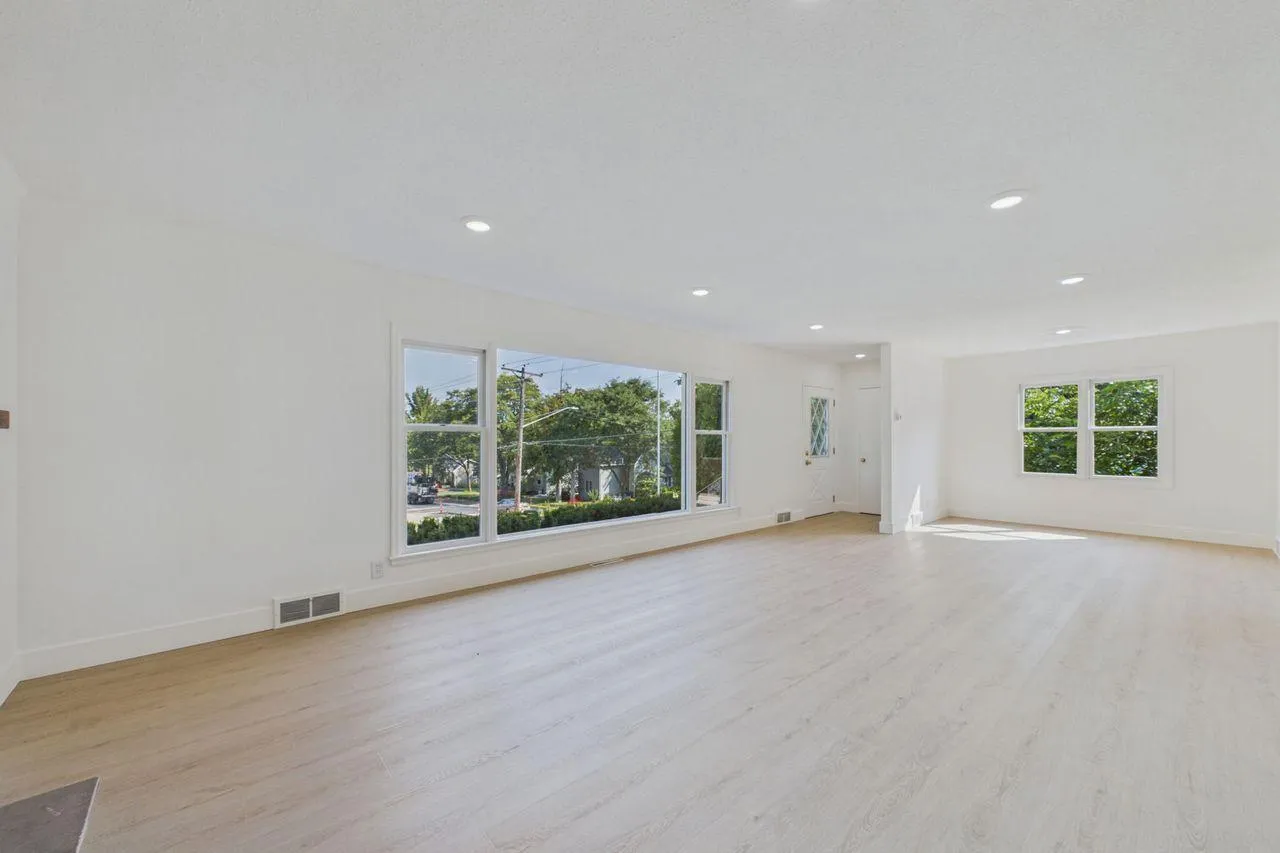 Photo 6 of 542 3rd Avenue