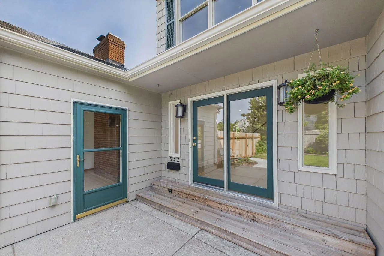 Photo 23 of 542 3rd Avenue