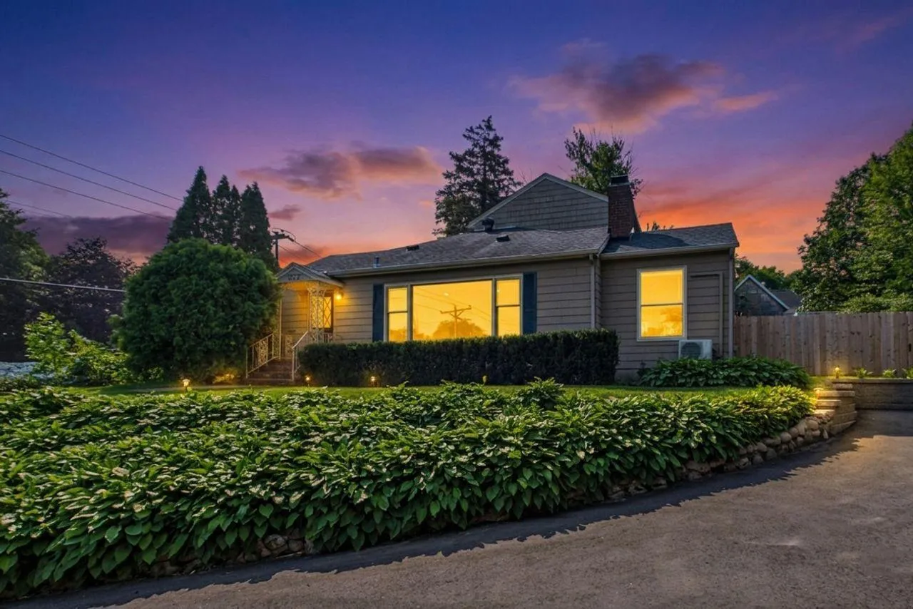 Photo 3 of 542 3rd Avenue