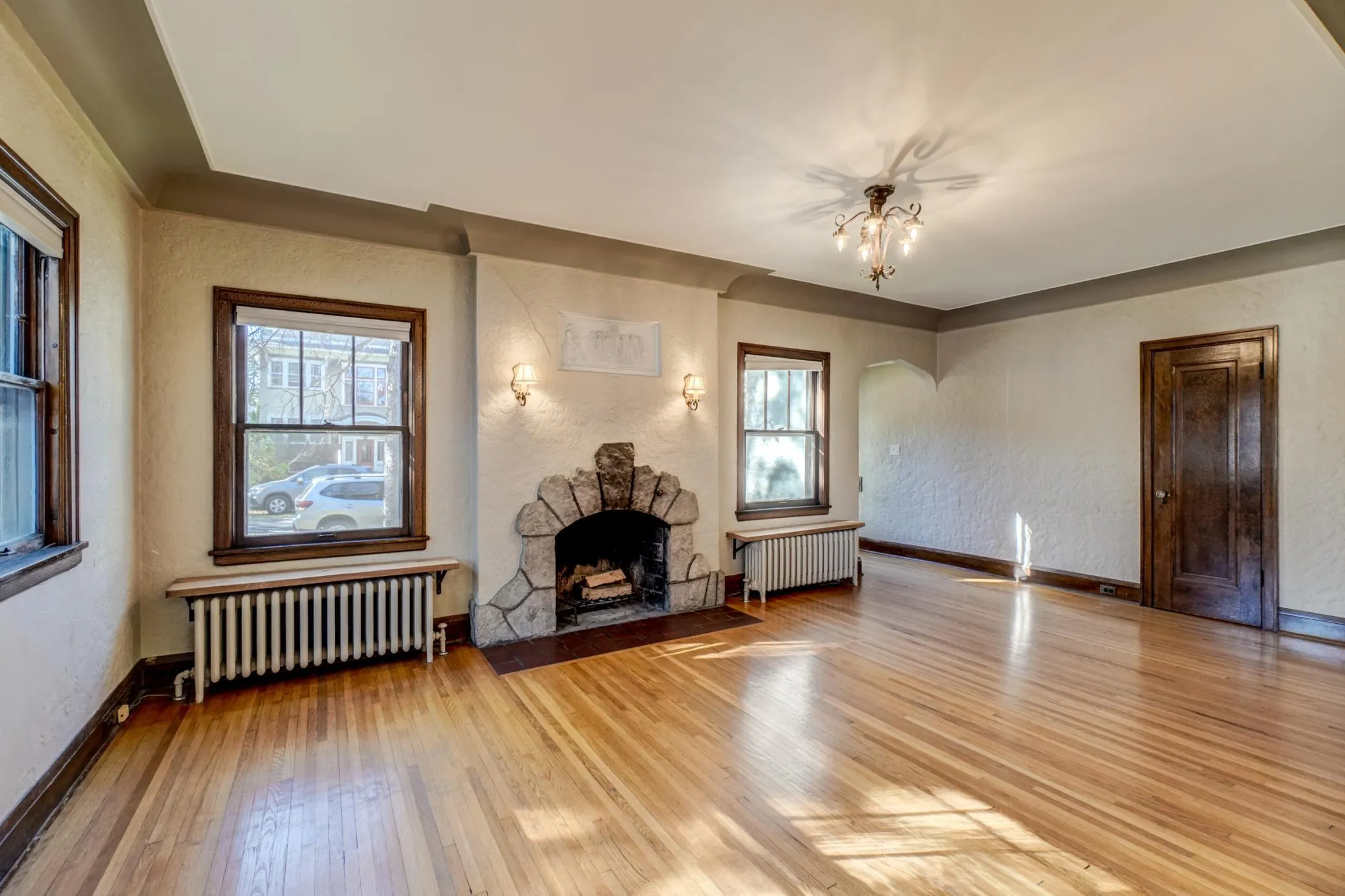Photo 8 of 3535 Harriet Avenue