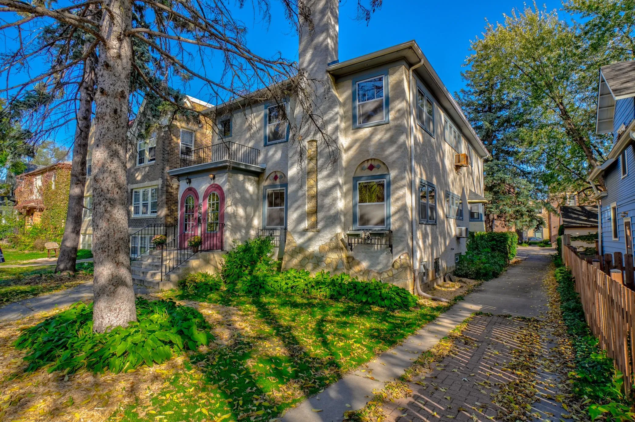 Photo 3 of 3535 Harriet Avenue