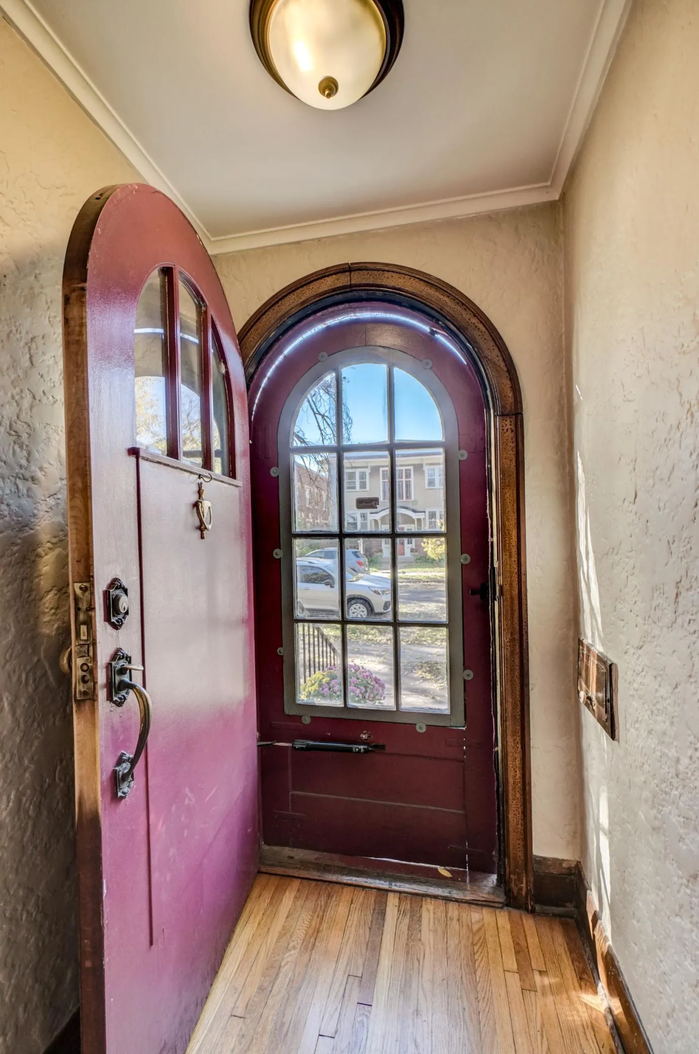 Photo 6 of 3535 Harriet Avenue